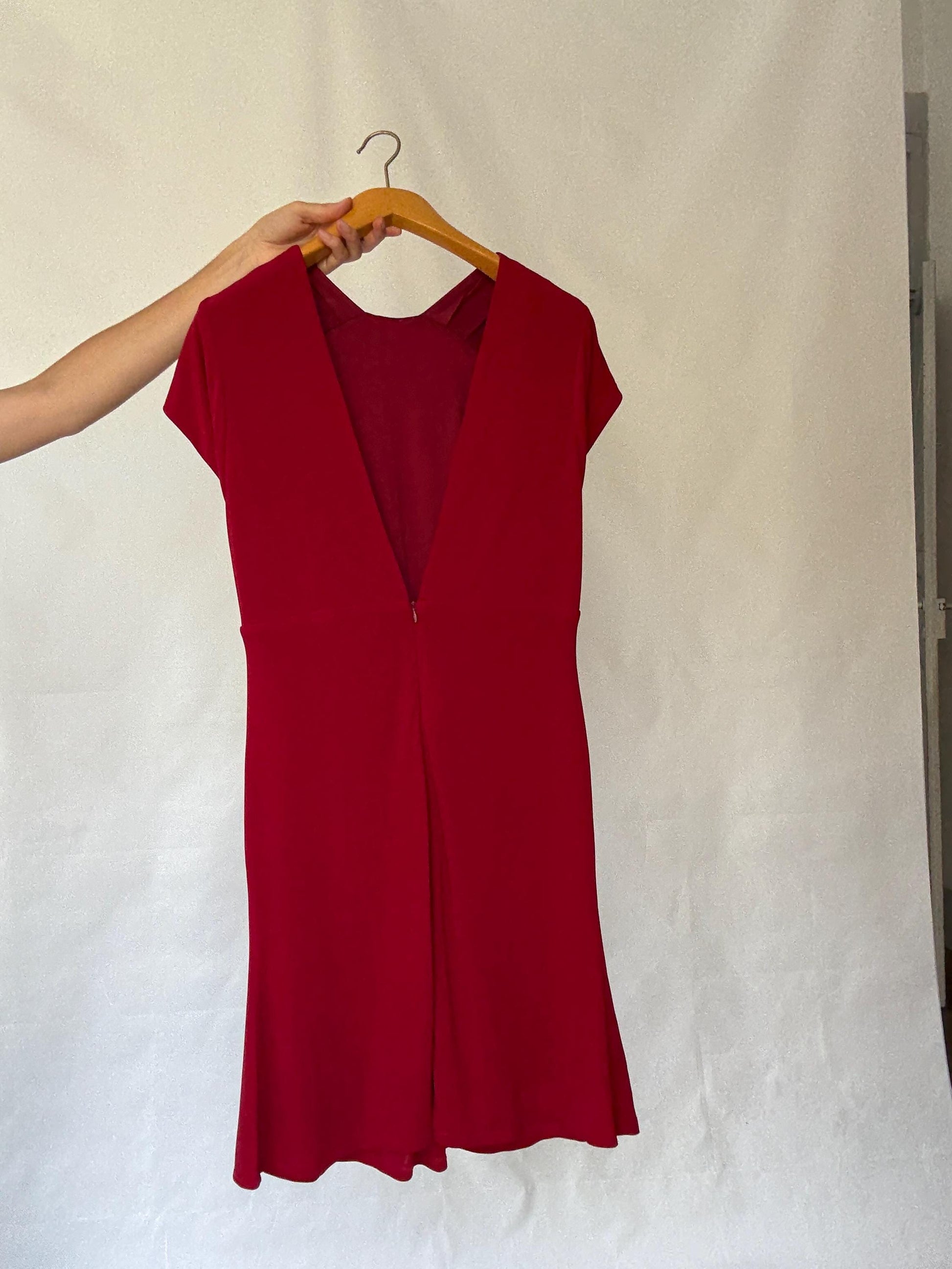 Stylish Red Dress - Stretchy with Back Zipper - Perfect for Romantic Looks - Inspired by Carolyn Bessette-Kennedy - US Size M