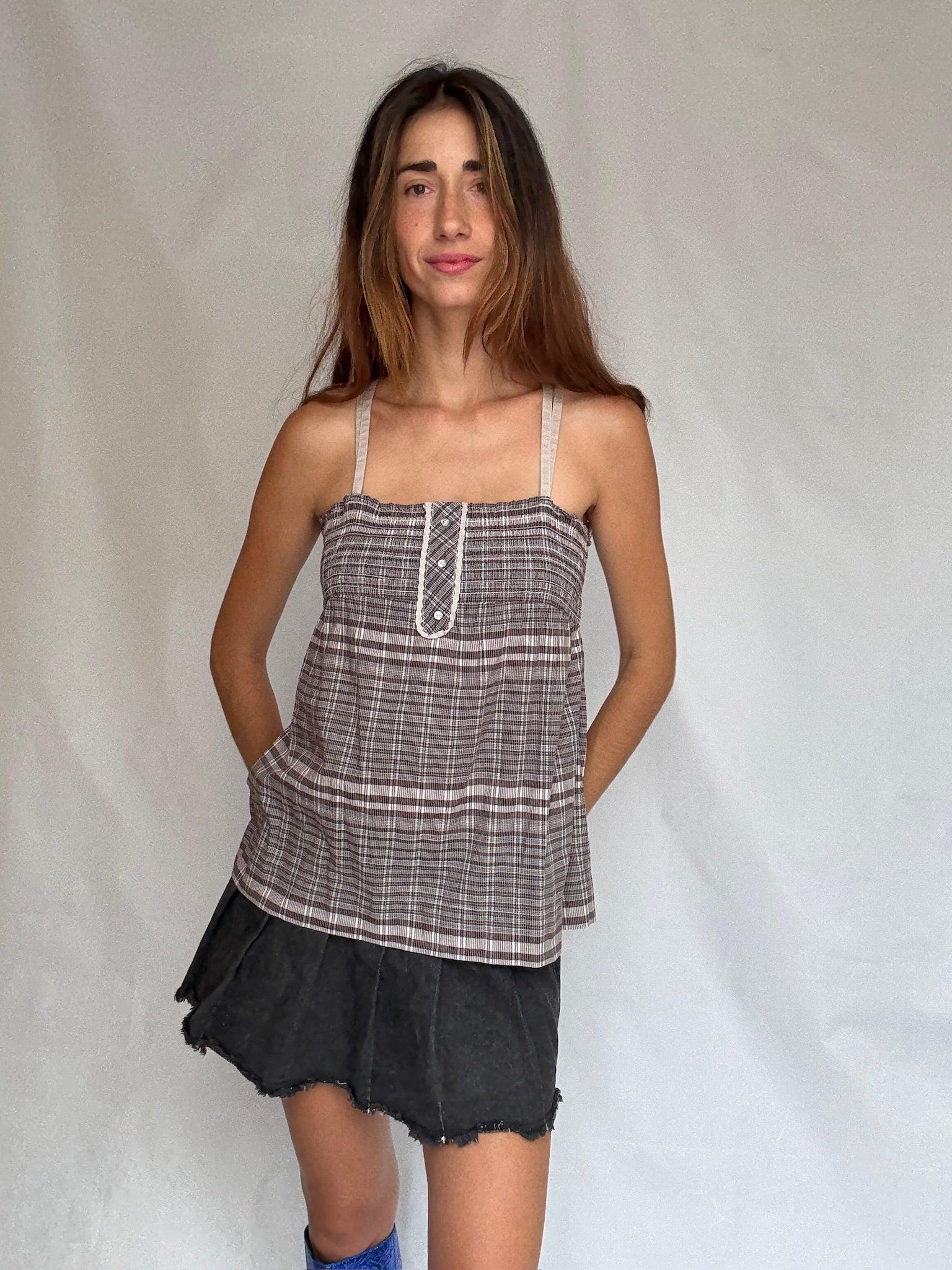 Sleeveless Summer Blouse — detail