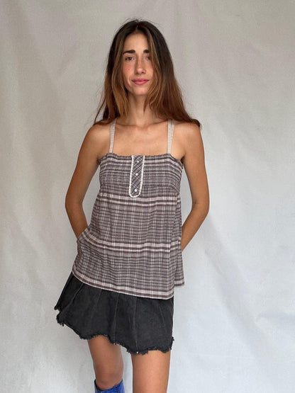 Sleeveless Summer Blouse — detail