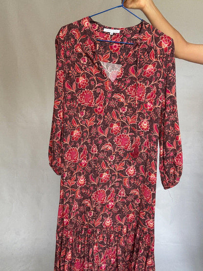 Vintage floral midi dress with tie-neck and ruffle hem US letter size M Red and pink floral print, no tag but feels like viscose