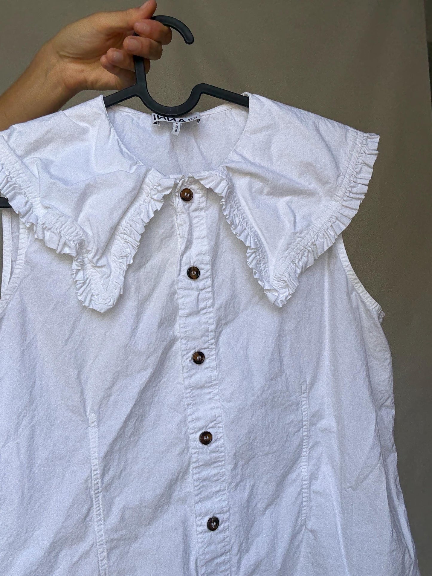 Ganni white ruffle collar blouse with flared shoulders and brown buttons – sleeveless cotton feel top US M cottagecore preppy vibe