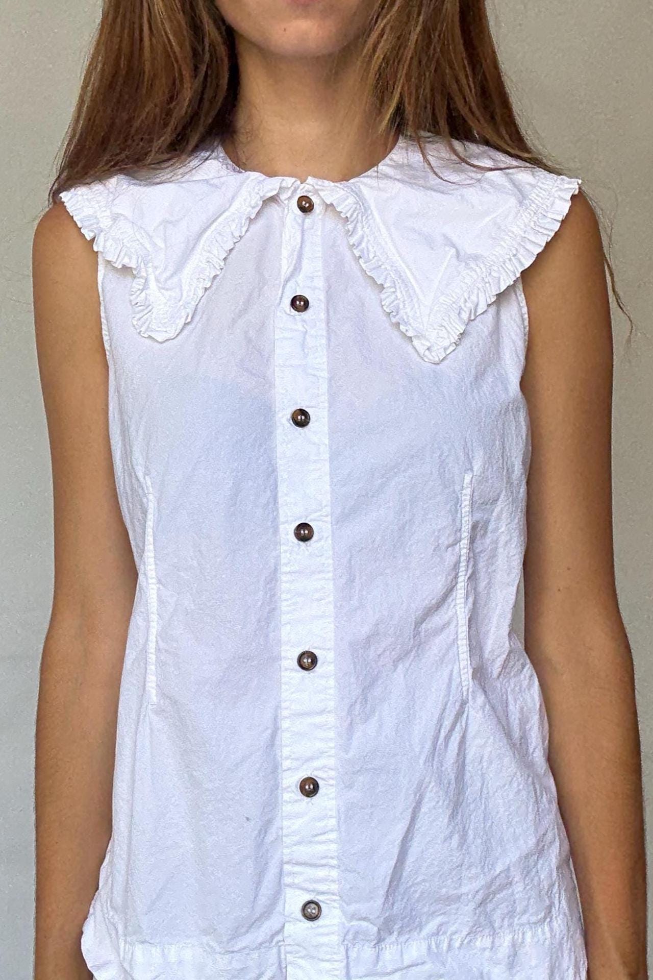 Ganni white ruffle collar blouse with flared shoulders and brown buttons – sleeveless cotton feel top US M cottagecore preppy vibe