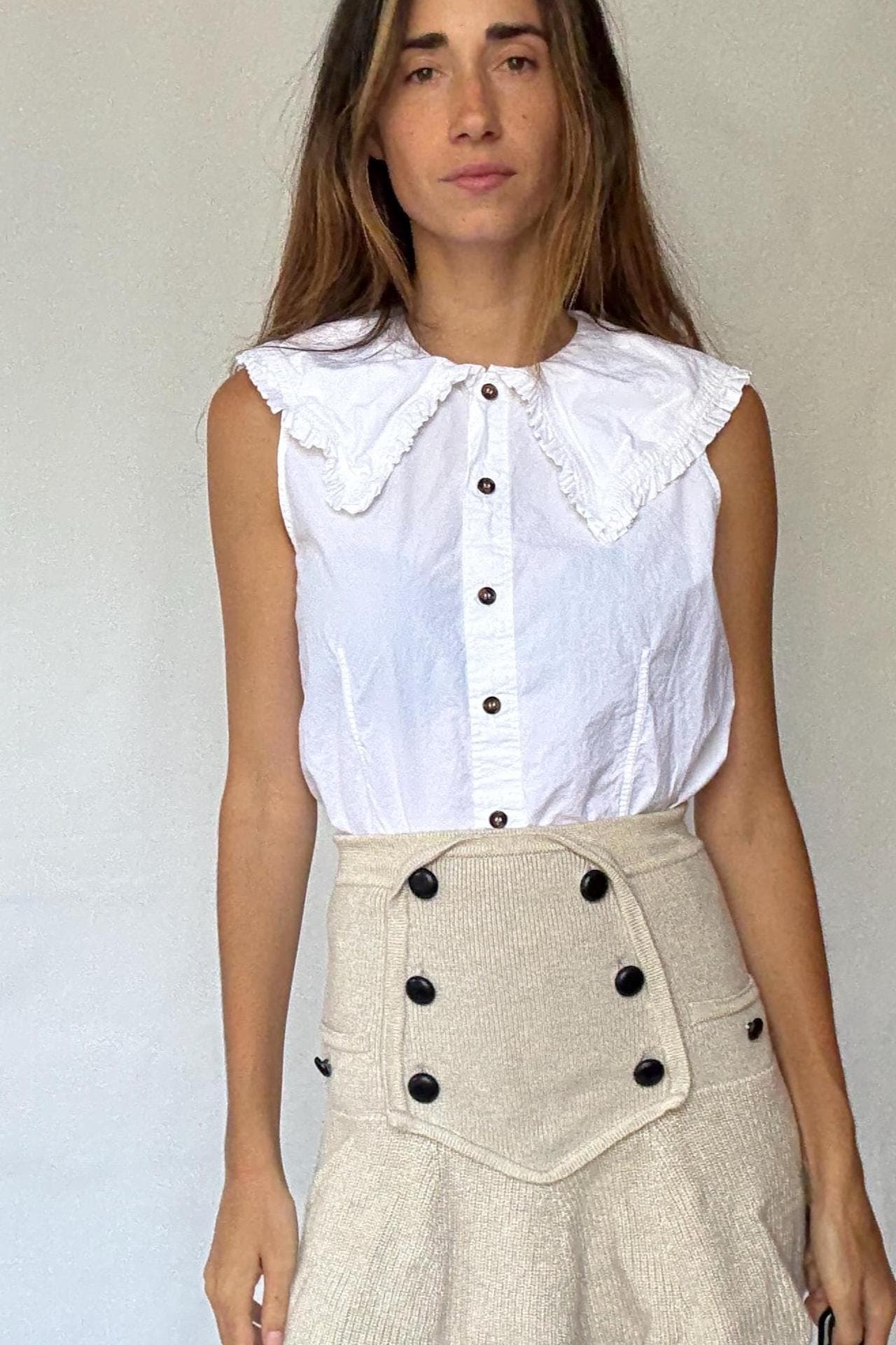 Ganni white ruffle collar blouse with flared shoulders and brown buttons – sleeveless cotton feel top US M cottagecore preppy vibe