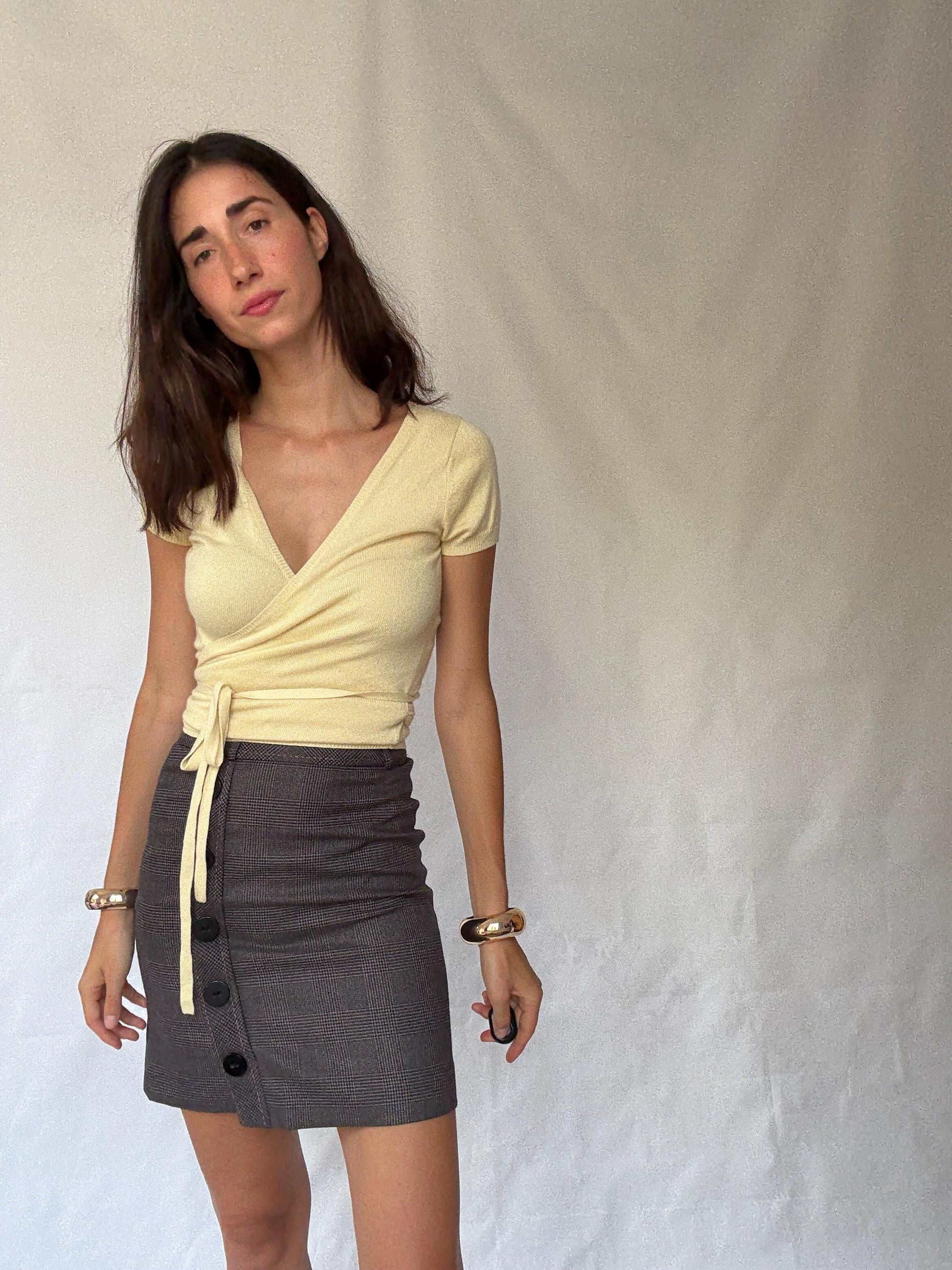 Luxurious Schumacher Silk and Cashmere Wrap Top in Yellow with Deep V-Neck and Tie Closure – Streetwear Style, Zendaya style – US S