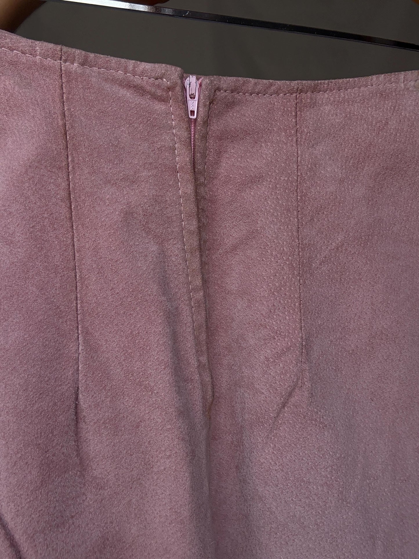 Vintage Gapelle pink suede mini skirt, Petite body frame mini skirt, genuine leather, A line fit, minimalist chic, Size US XXXS