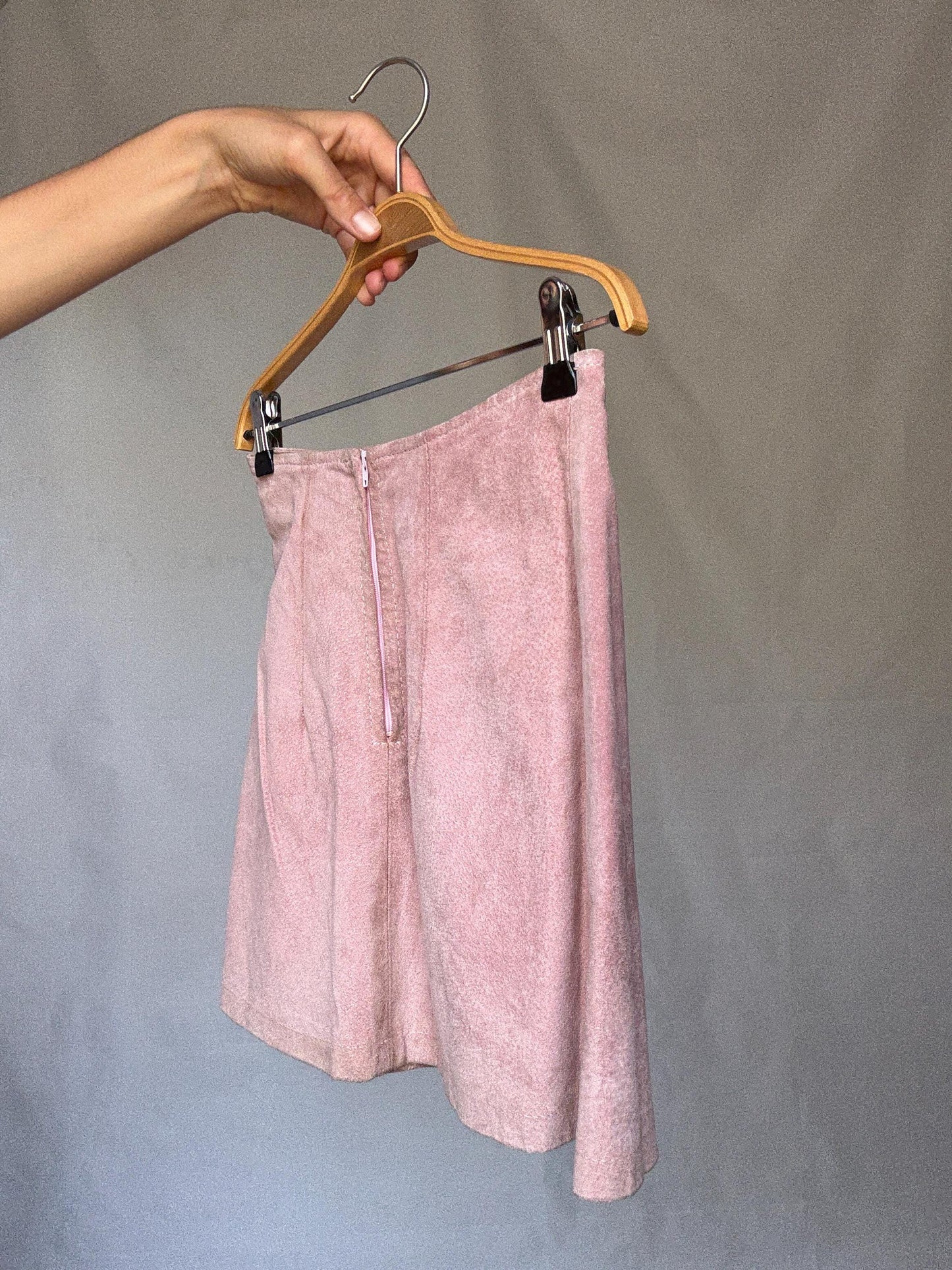 Vintage Gapelle pink suede mini skirt, Petite body frame mini skirt, genuine leather, A line fit, minimalist chic, Size US XXXS