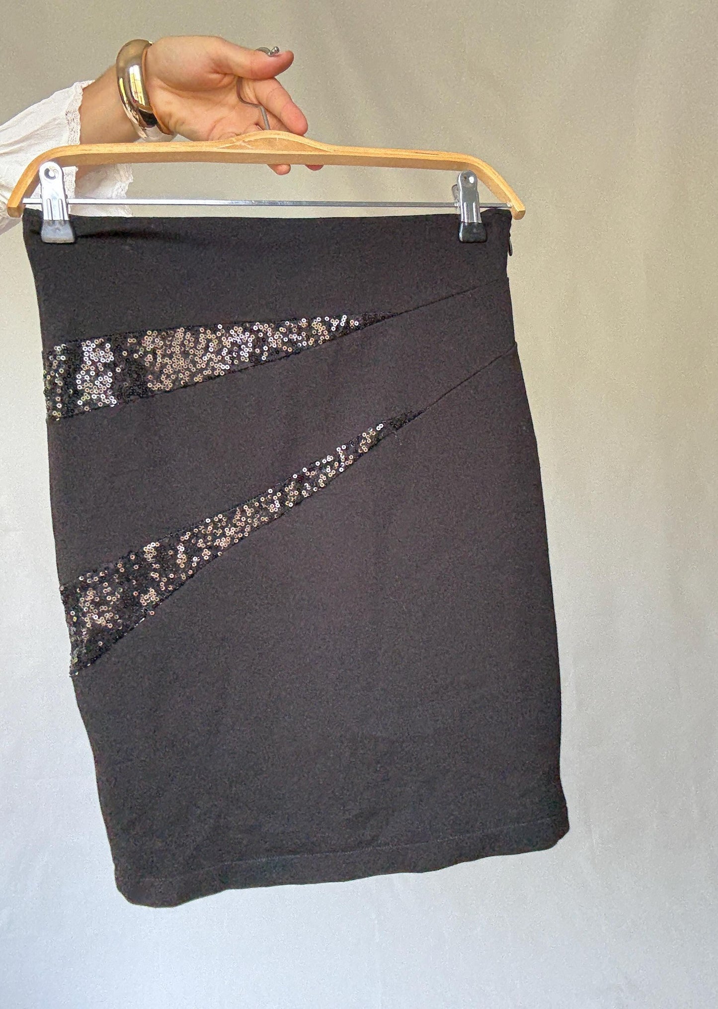 Sophisticated Morgan Skirt with Sequined Accents in Black for a US Size 4 - 6 with Y2K and Minimalist Vibe, Tilda Swinton Style