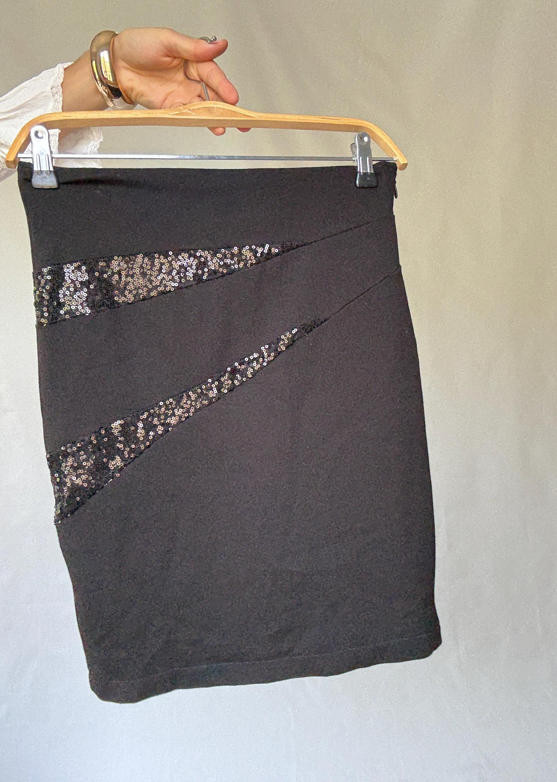 Sophisticated Morgan Skirt with Sequined Accents in Black for a US Size 4 - 6 with Y2K and Minimalist Vibe, Tilda Swinton Style