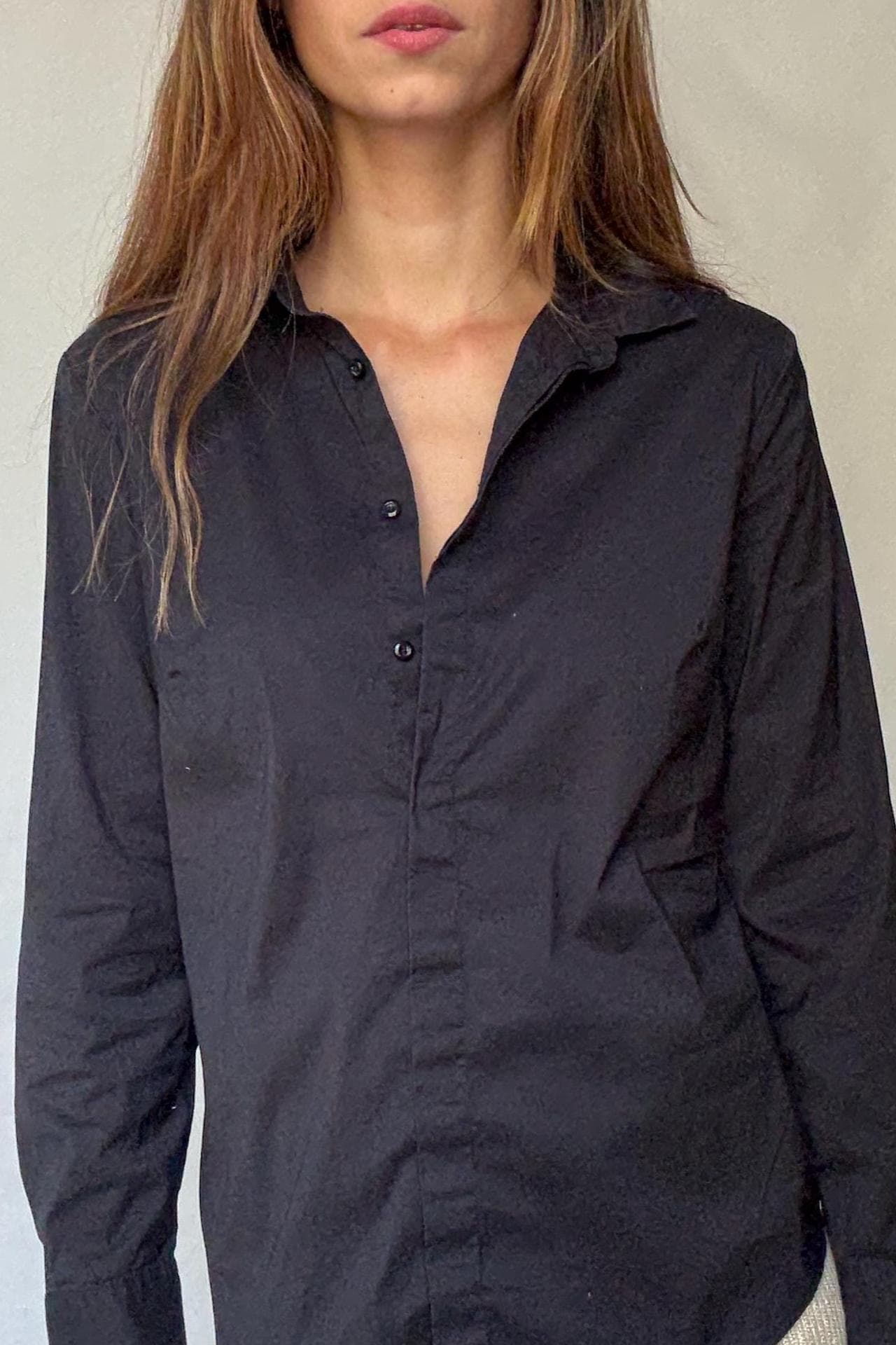 Preppy black button-up cotton-feel Benneton shirt with darted waist | Classic collared blouse | US M fit – fitted smart casual style