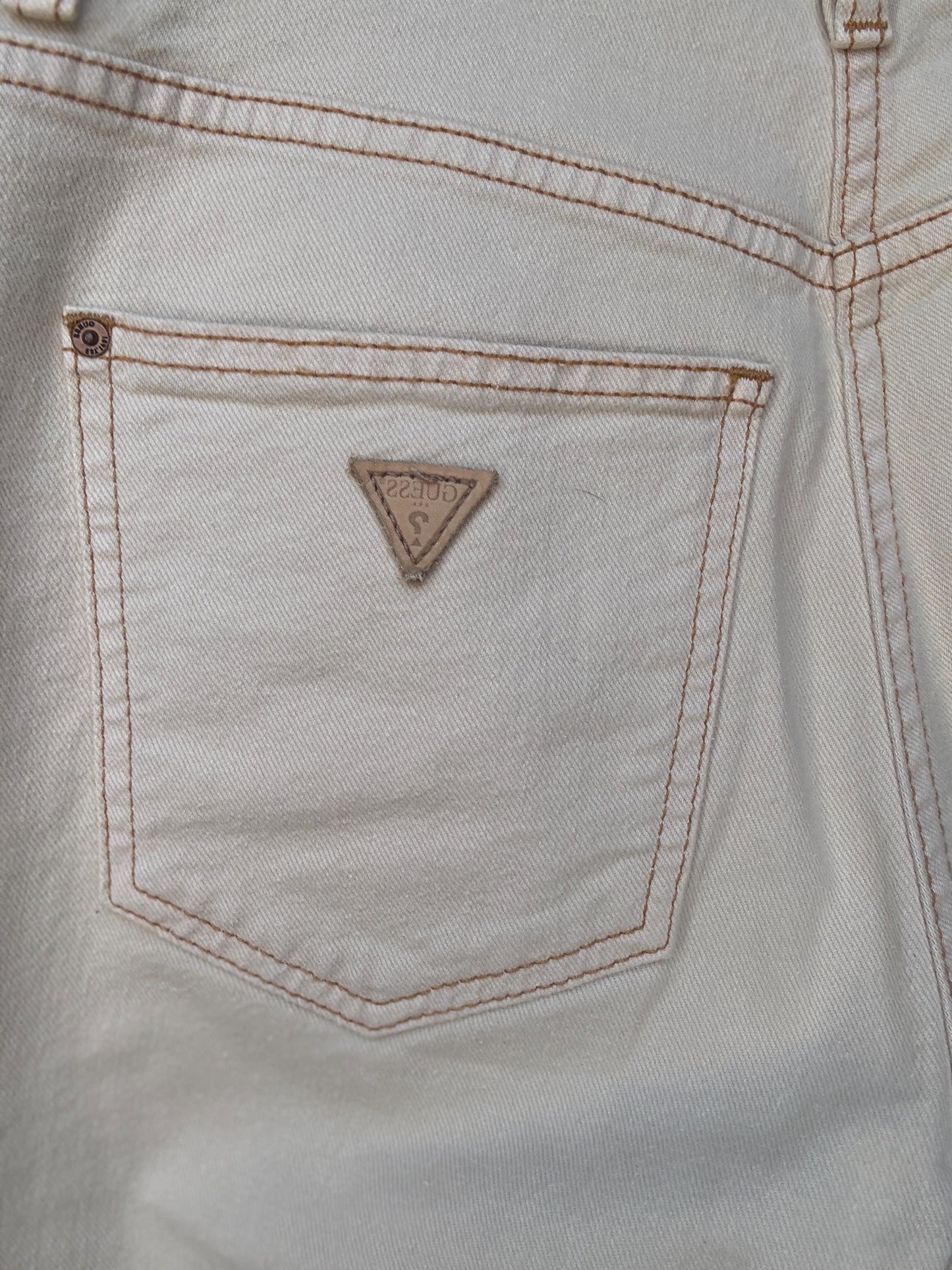 Vintage Guess off-white mom US size 2 fit, jeans with zipper fly – high rise tapered ankle fit, cotton feel, 90s minimal casual streetwear