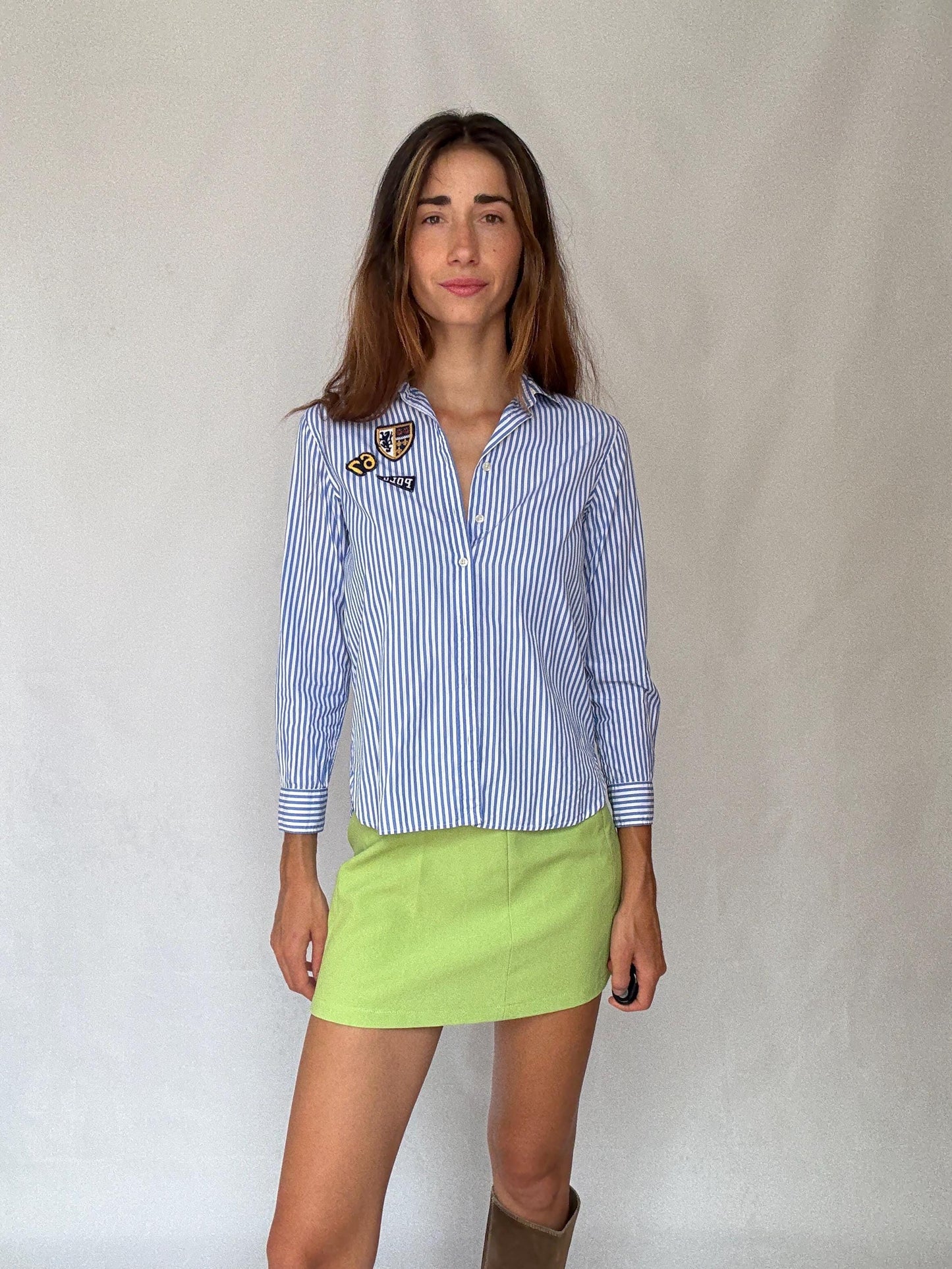 Ralph Lauren crest patch stripe shirt in blue white 100% cotton, preppy Ivy League vibe, schoolcore button-up – fits like US size S