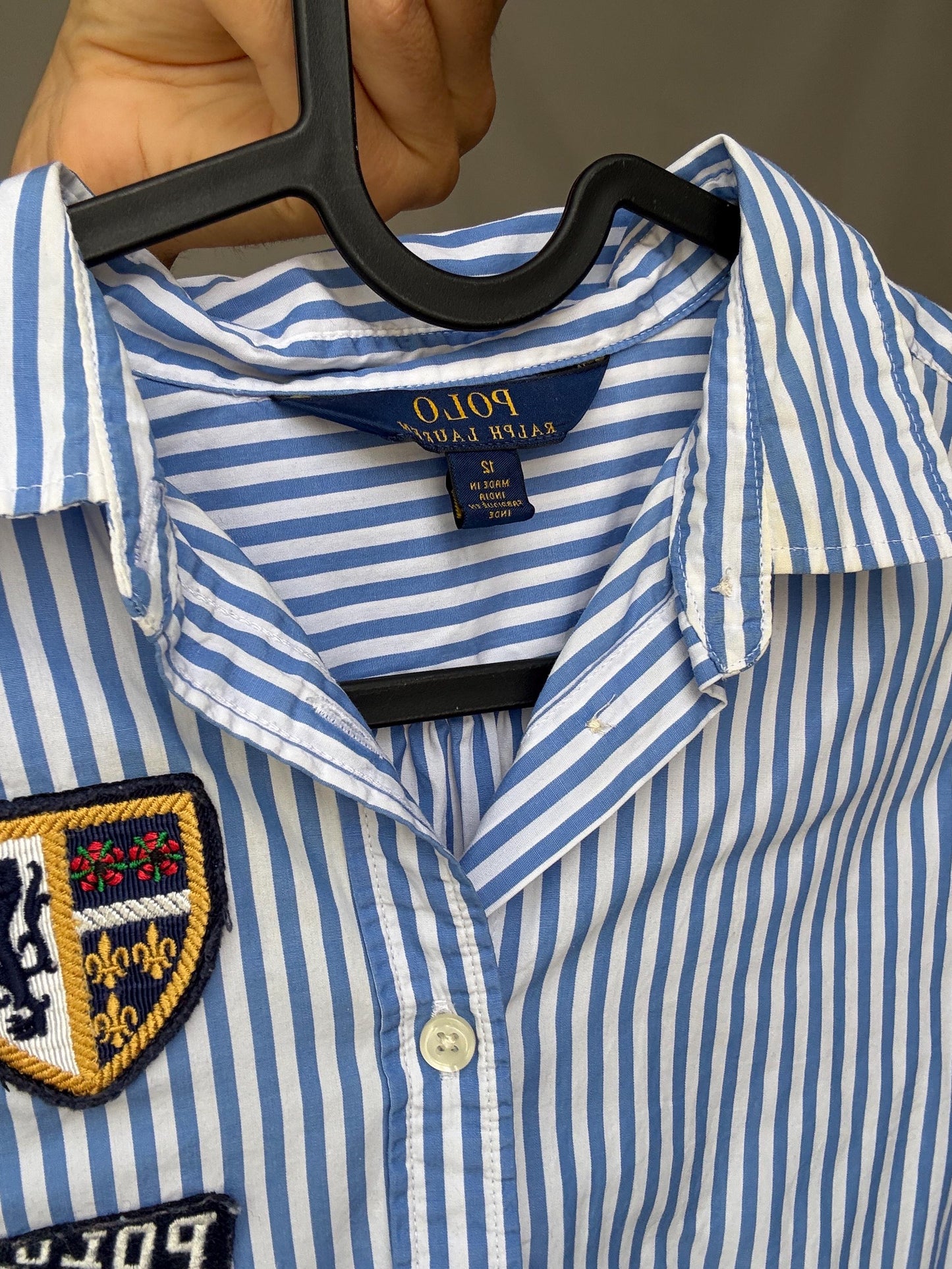 Ralph Lauren crest patch stripe shirt in blue white 100% cotton, preppy Ivy League vibe, schoolcore button-up – fits like US size S