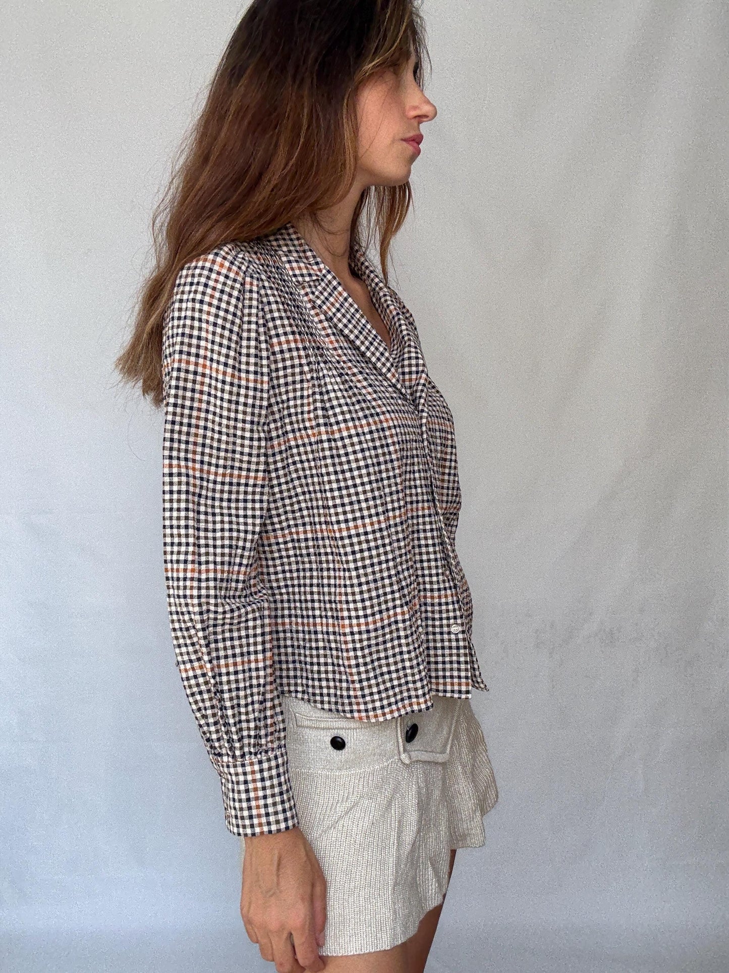 Vintage checkered hard cotton or linen feel blouse with structured collar and gathered shoulders, preppy light academia look – US size M fit