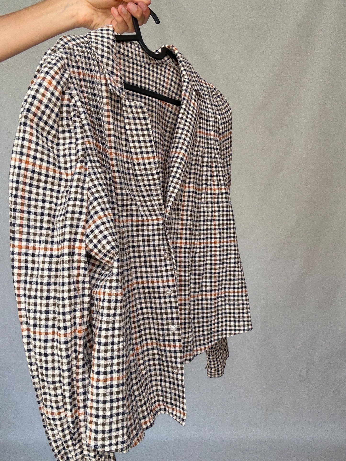 Vintage checkered hard cotton or linen feel blouse with structured collar and gathered shoulders, preppy light academia look – US size M fit