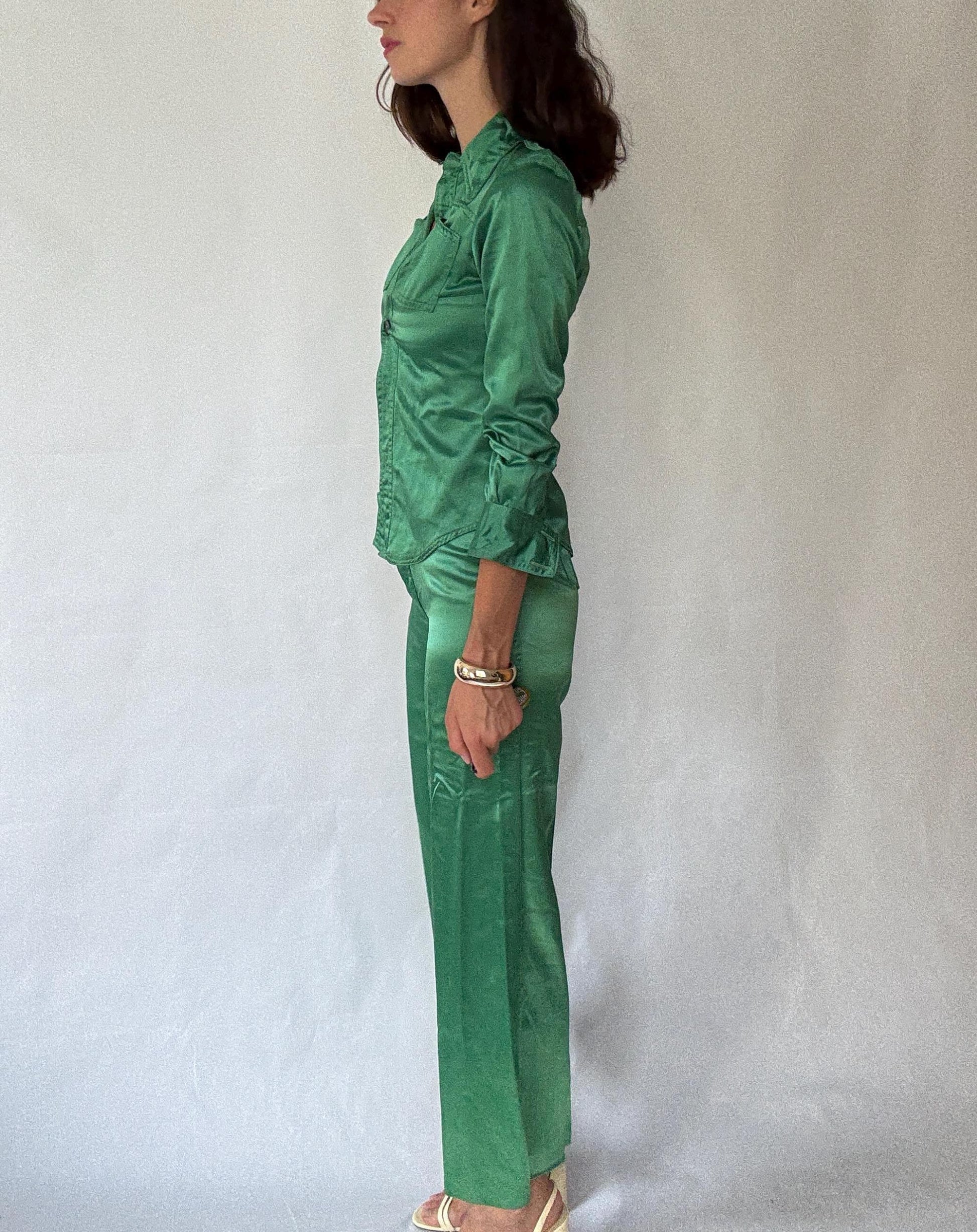 Vintage-inspired handmade green blouse and pant set, 100% cotton, fitted blouse button closure, retro 70s elegance, US S, casual chic