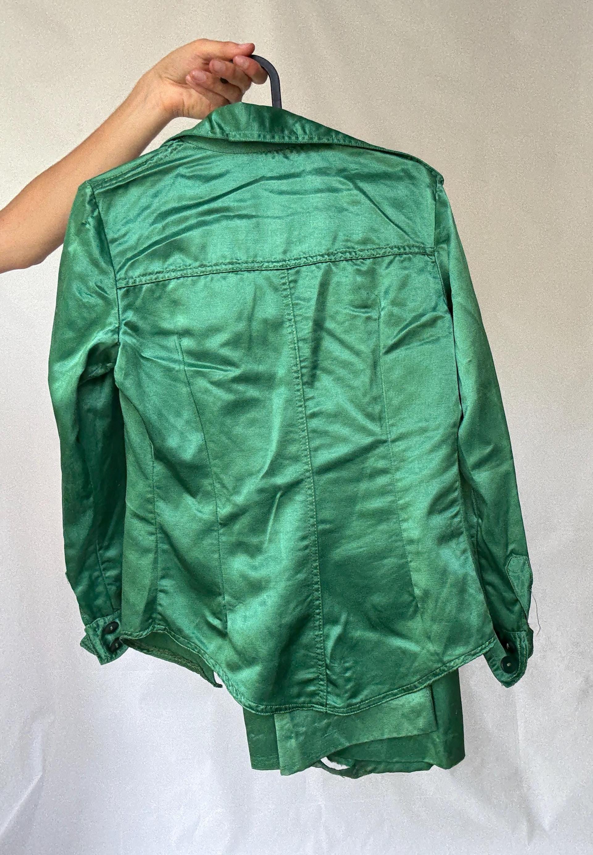 Vintage-inspired handmade green blouse and pant set, 100% cotton, fitted blouse button closure, retro 70s elegance, US S, casual chic