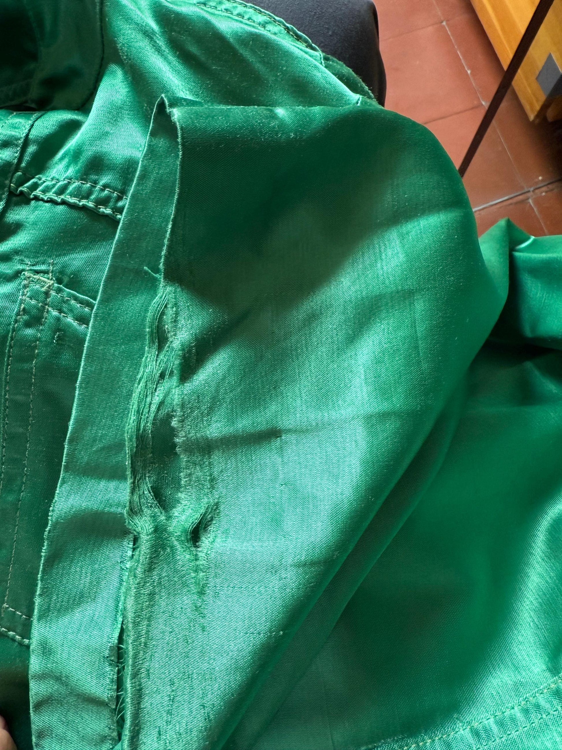 Vintage-inspired handmade green blouse and pant set, 100% cotton, fitted blouse button closure, retro 70s elegance, US S, casual chic