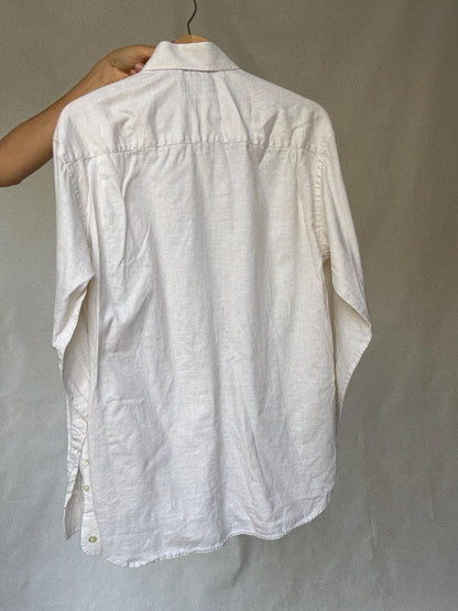 White Button-Up Shirt For Versatile Wear — additional view 9