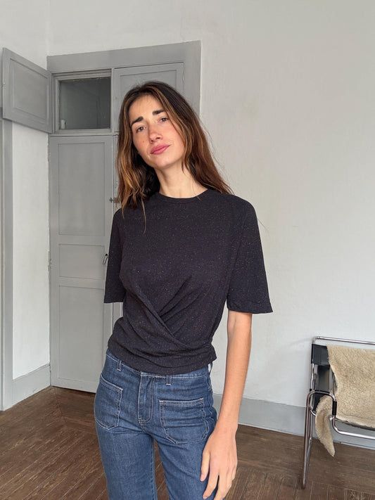 Black speckled cotton t-shirt, twist detail, casual streetwear, Rooney Mara vibe, US XS, daytime chic
