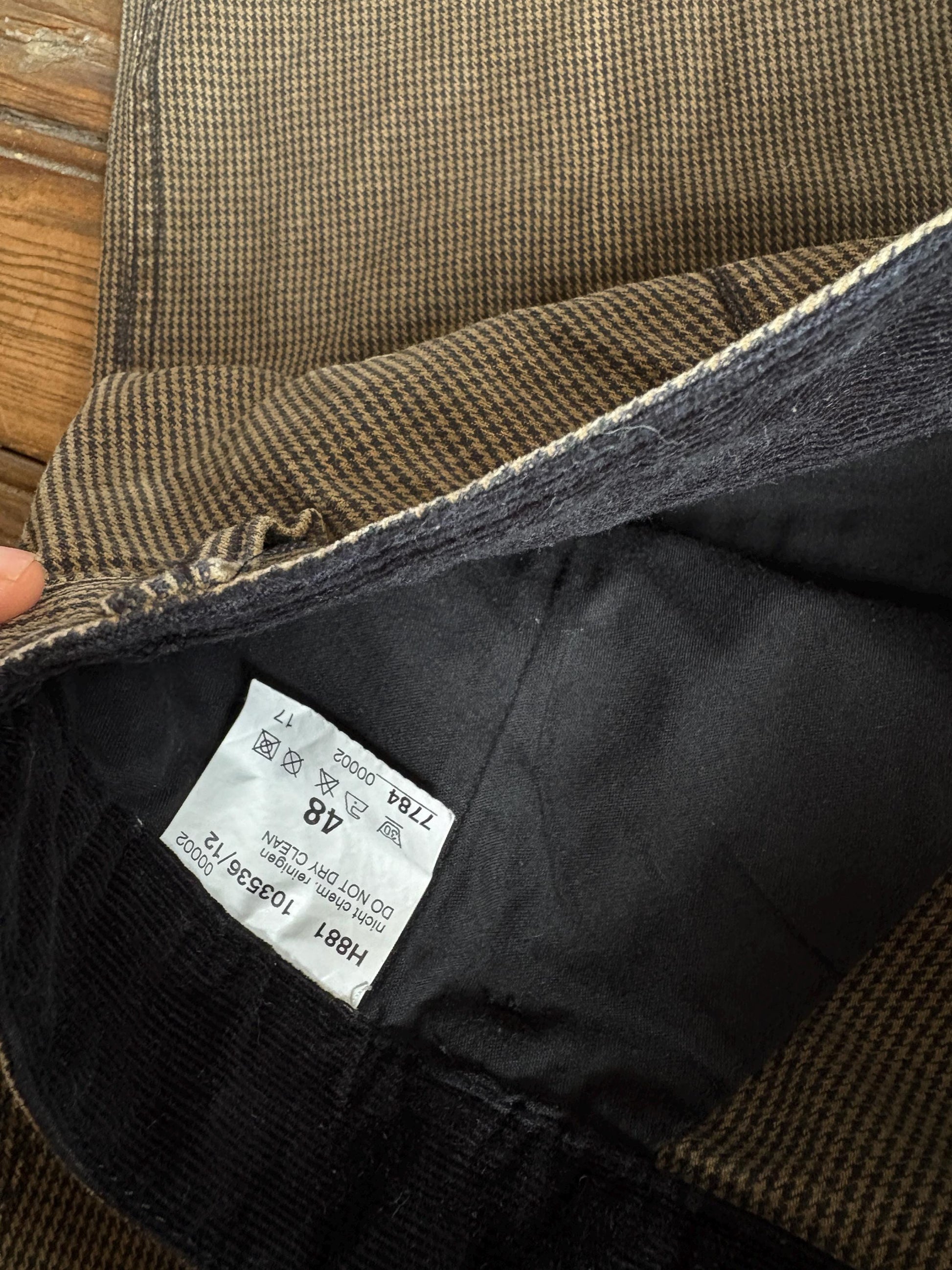 Drykorn brown houndstooth trousers, cotton blend, straight fit, button and zip fly, side pockets and belt loops, casual retro 90s, US XL