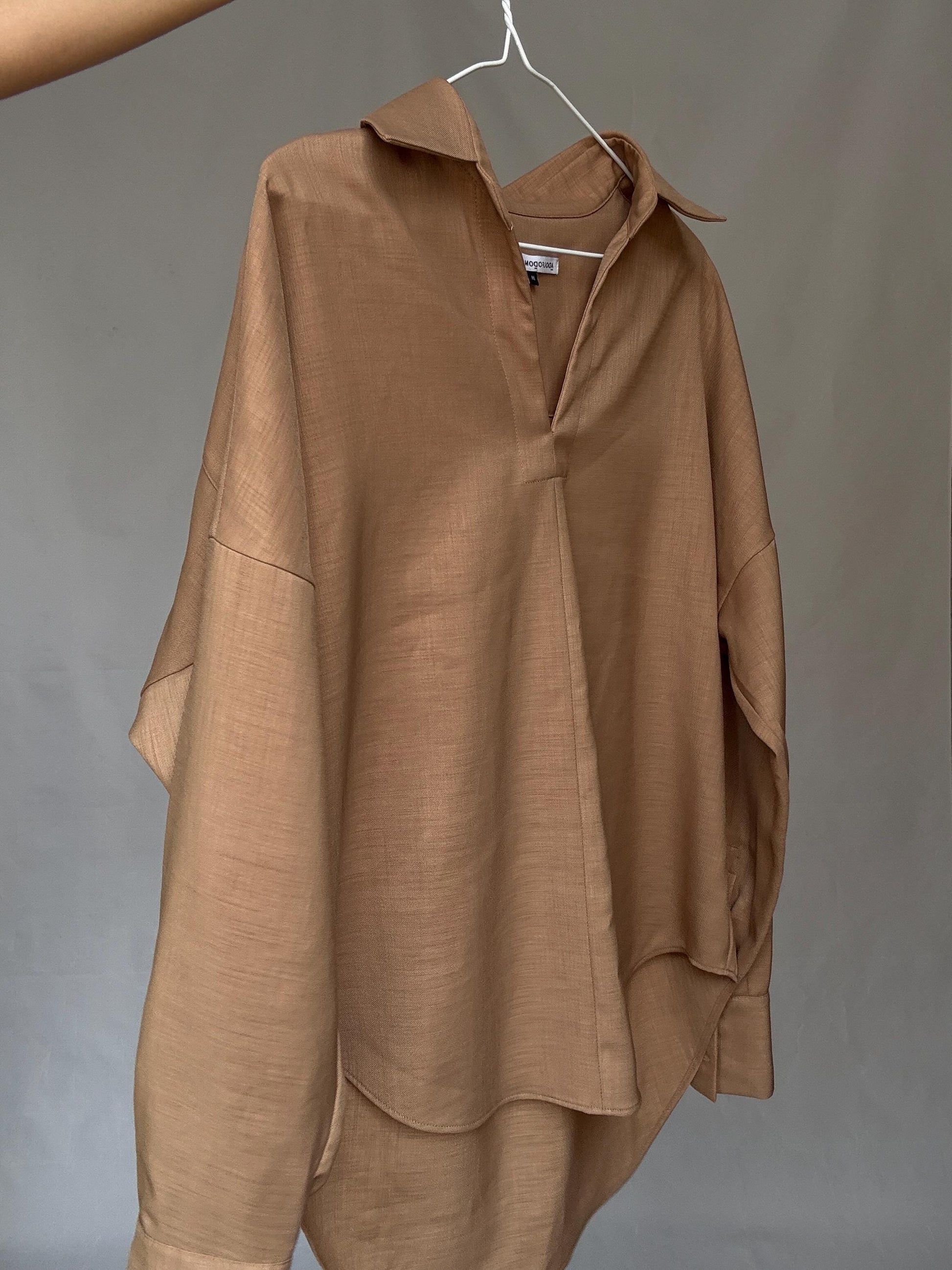 Adolfo Domínguez loose fit shirt in earthy tan light brown, oversized chic minimalist style, secondhand size M