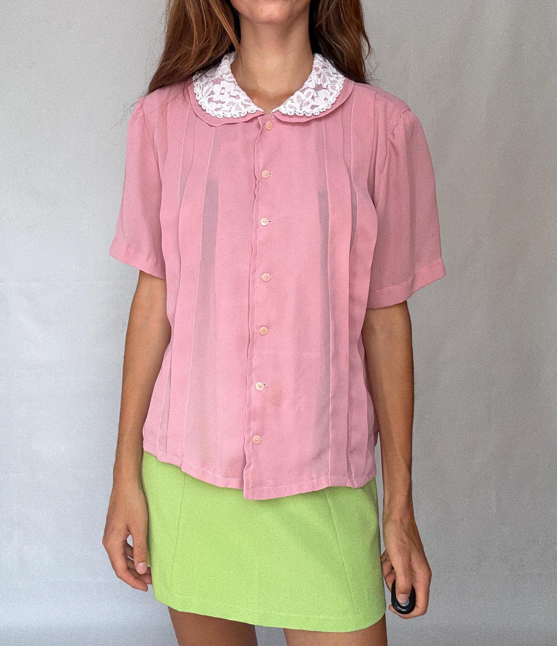Vintage pink blouse with white lace collar M – cottagecore romantic short sleeve button up shirt