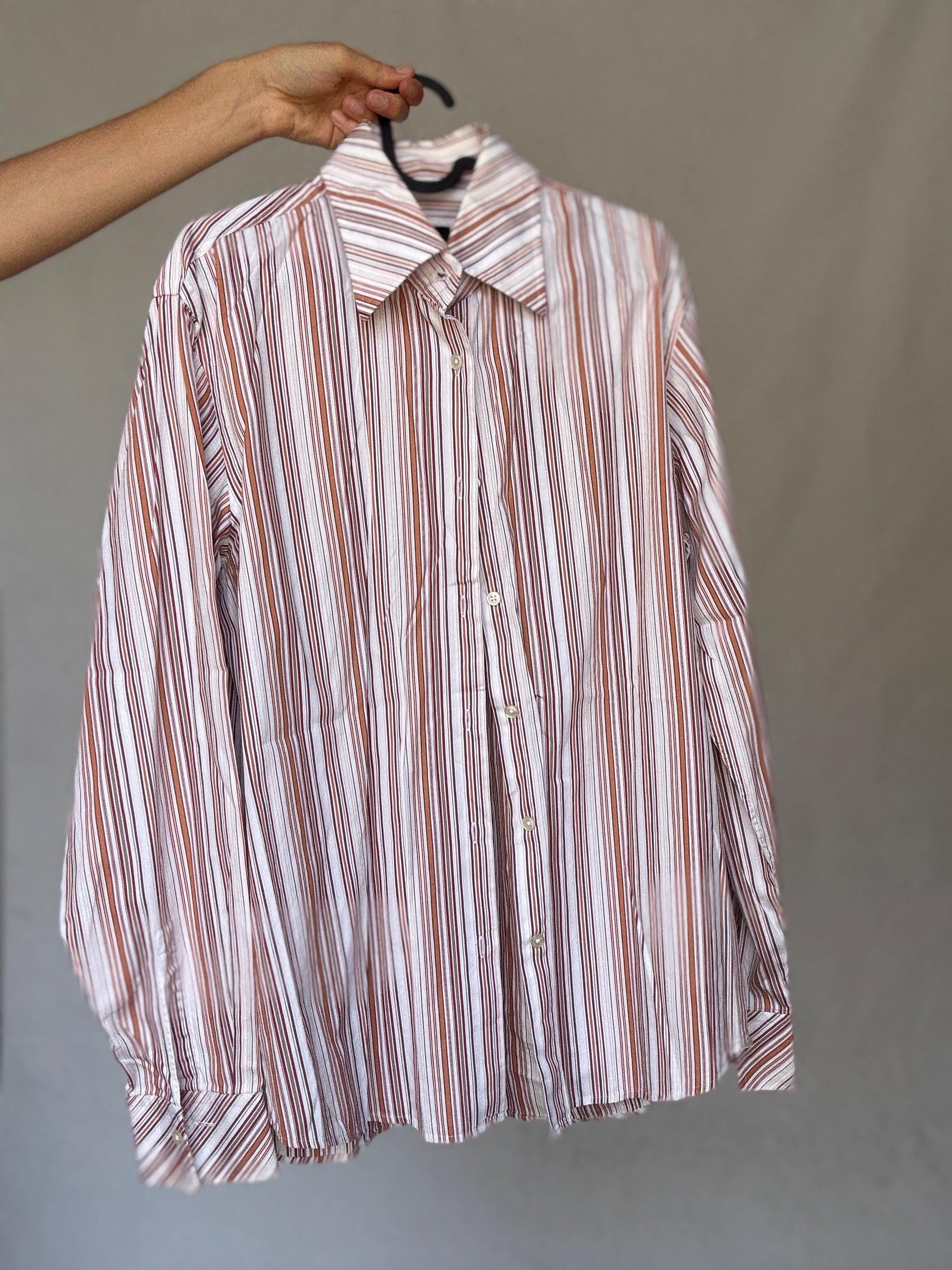 Hugo Boss men’s striped US XL cotton button-up shirt – red brown and white vertical stripe long sleeve classic preppy smart casual