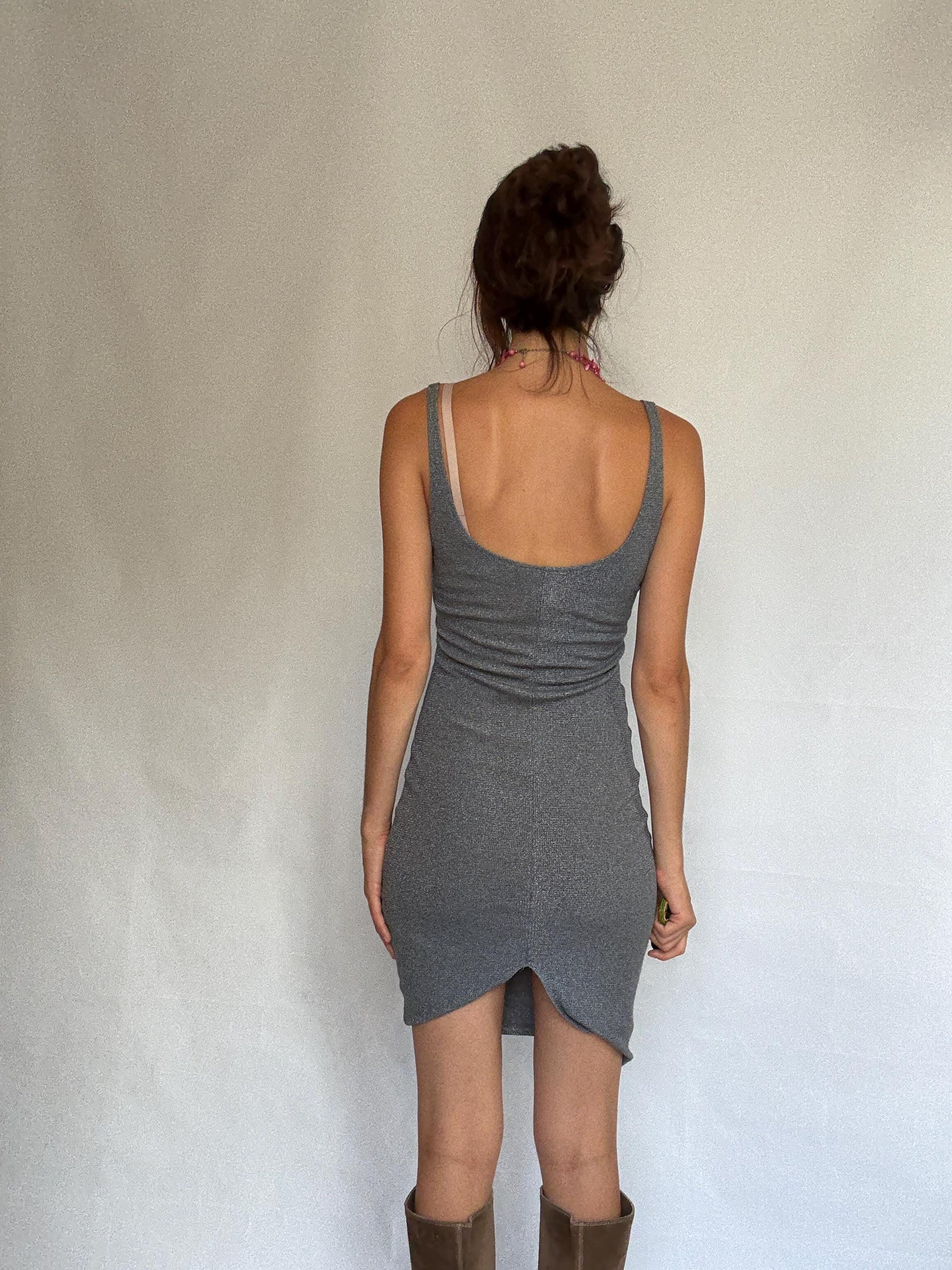 Dark gray sleeveless dress, metallic feel, form, fitting silhouette, round neckline, sparkly knit texture, y2k vibe, US XS, party evening
