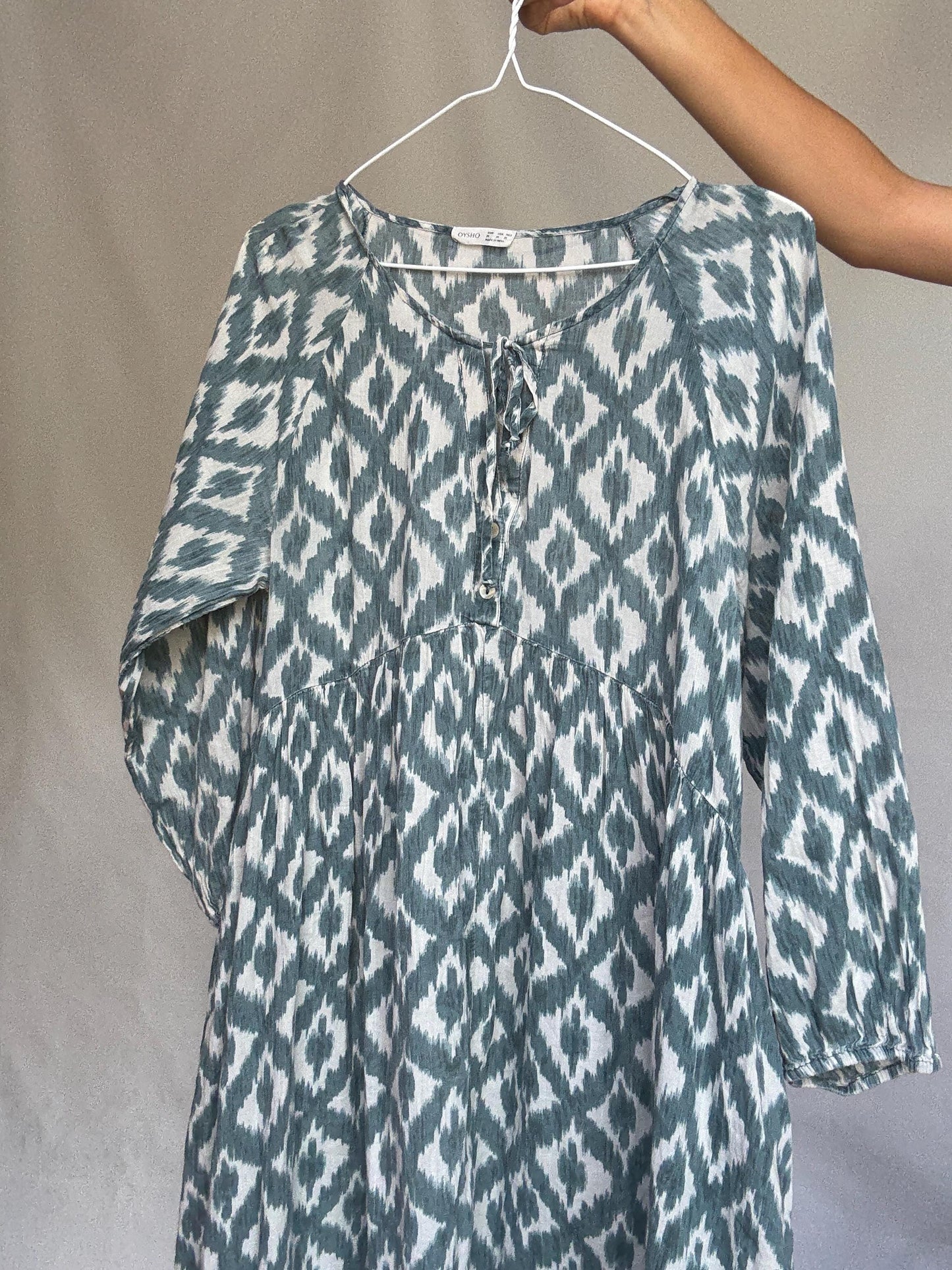 Oysho blue and white ikat dress, 100% cotton, relaxed fit, gathered waist, bold print, bohemian, US M, casual summer wear