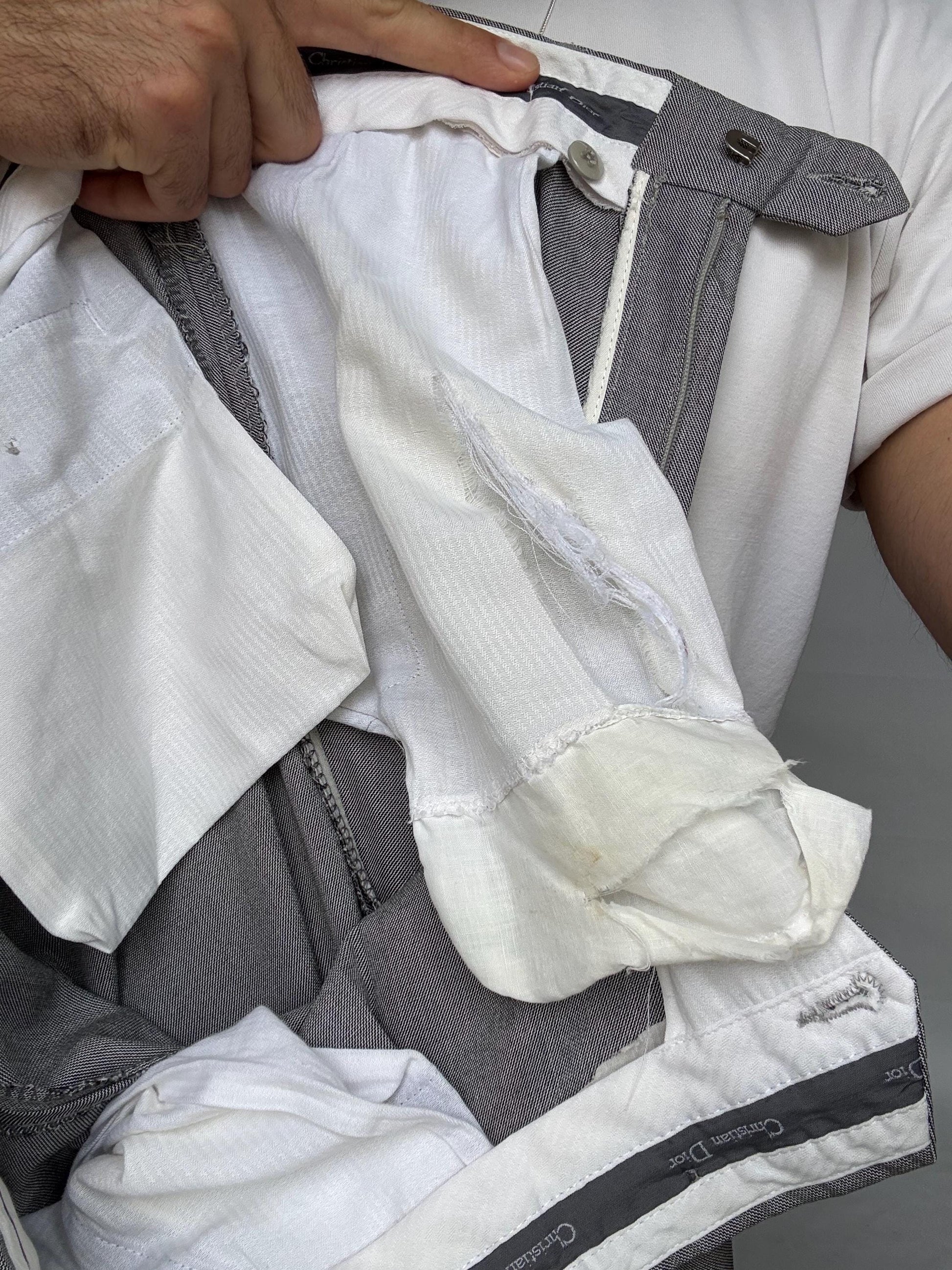 Grey trousers, wool blend, straight fit, button and zip closure, pleated front, vintage, US L, office casual, Damaged in inside pocket