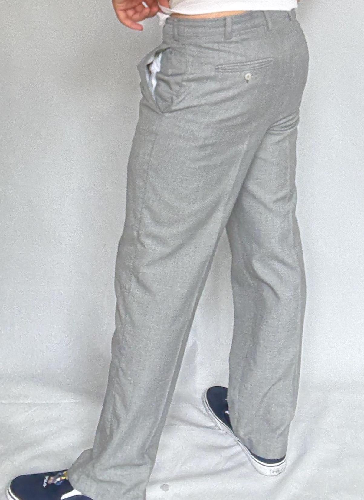 Grey trousers, wool blend, straight fit, button and zip closure, pleated front, vintage, US L, office casual, Damaged in inside pocket