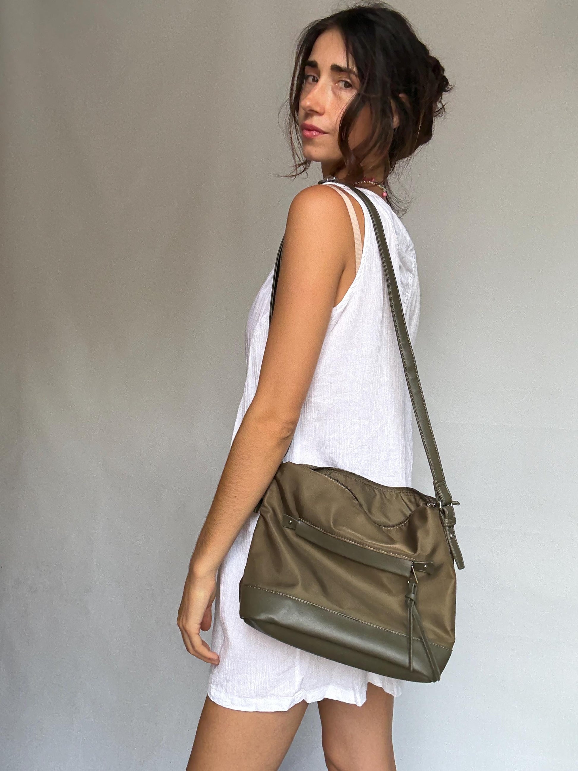Spanish design moss green shoulder bag, zippered compartments, streetwear urban style, casual crossbody bag, Everyday shoulder bag