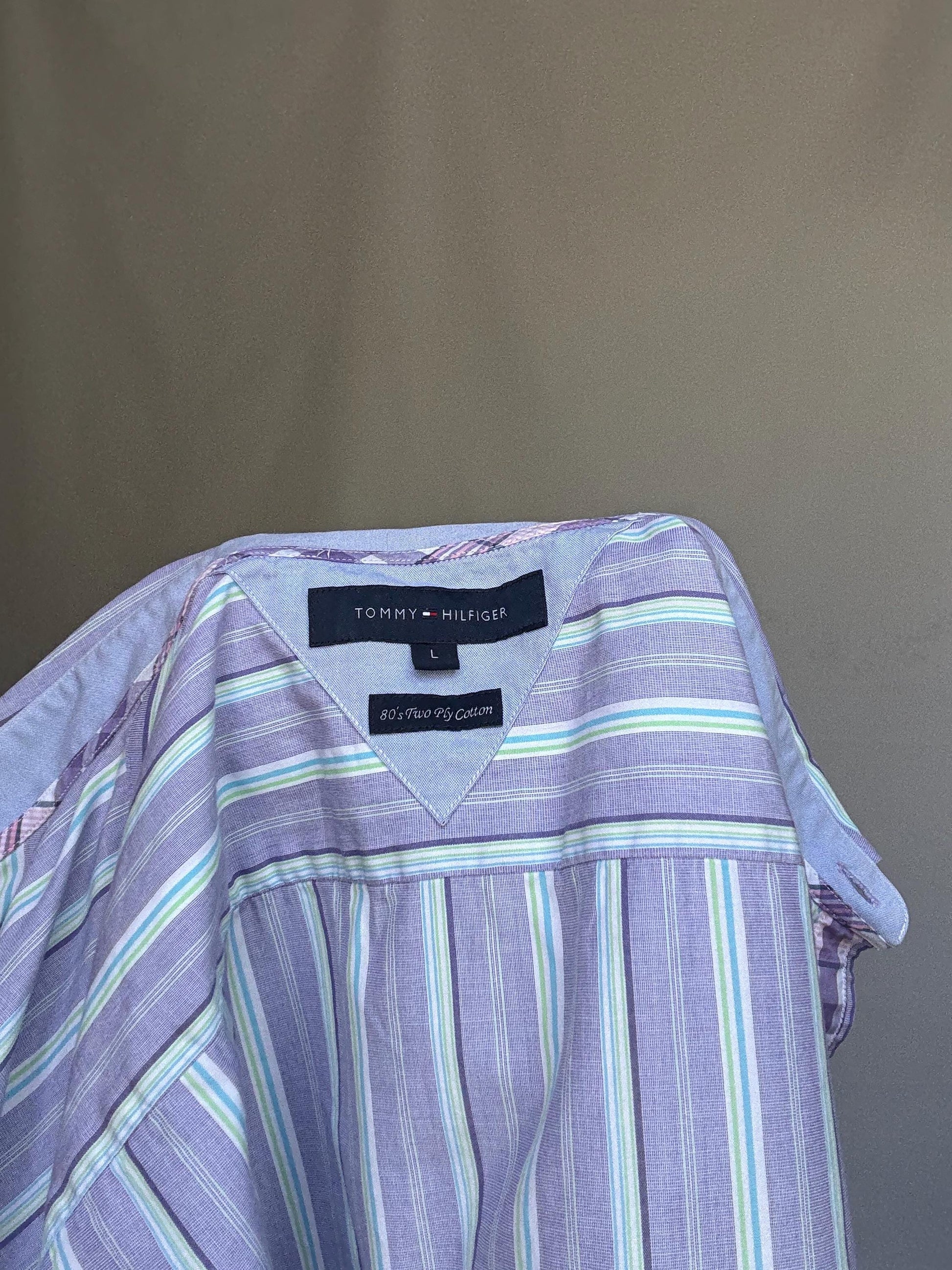 Tommy Hilfiger blue striped button, up shirt, cotton feel, relaxed fit, button front, classic stripe pattern, retro 80s, US XL