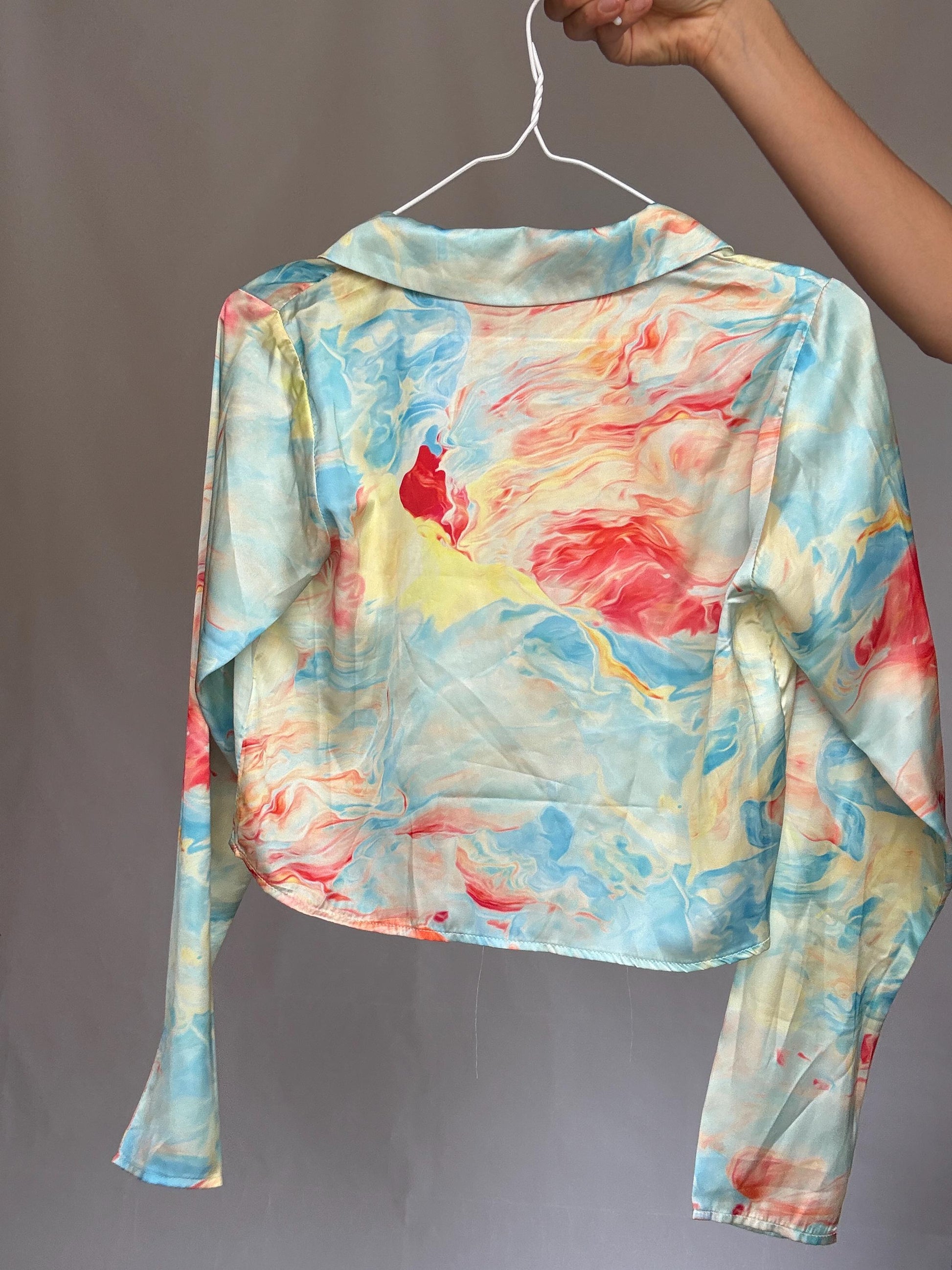 Multicolored cropped shirt,slim fit, button closure, groovy print, y2k ali macgraw, US XS, streetwear vibe