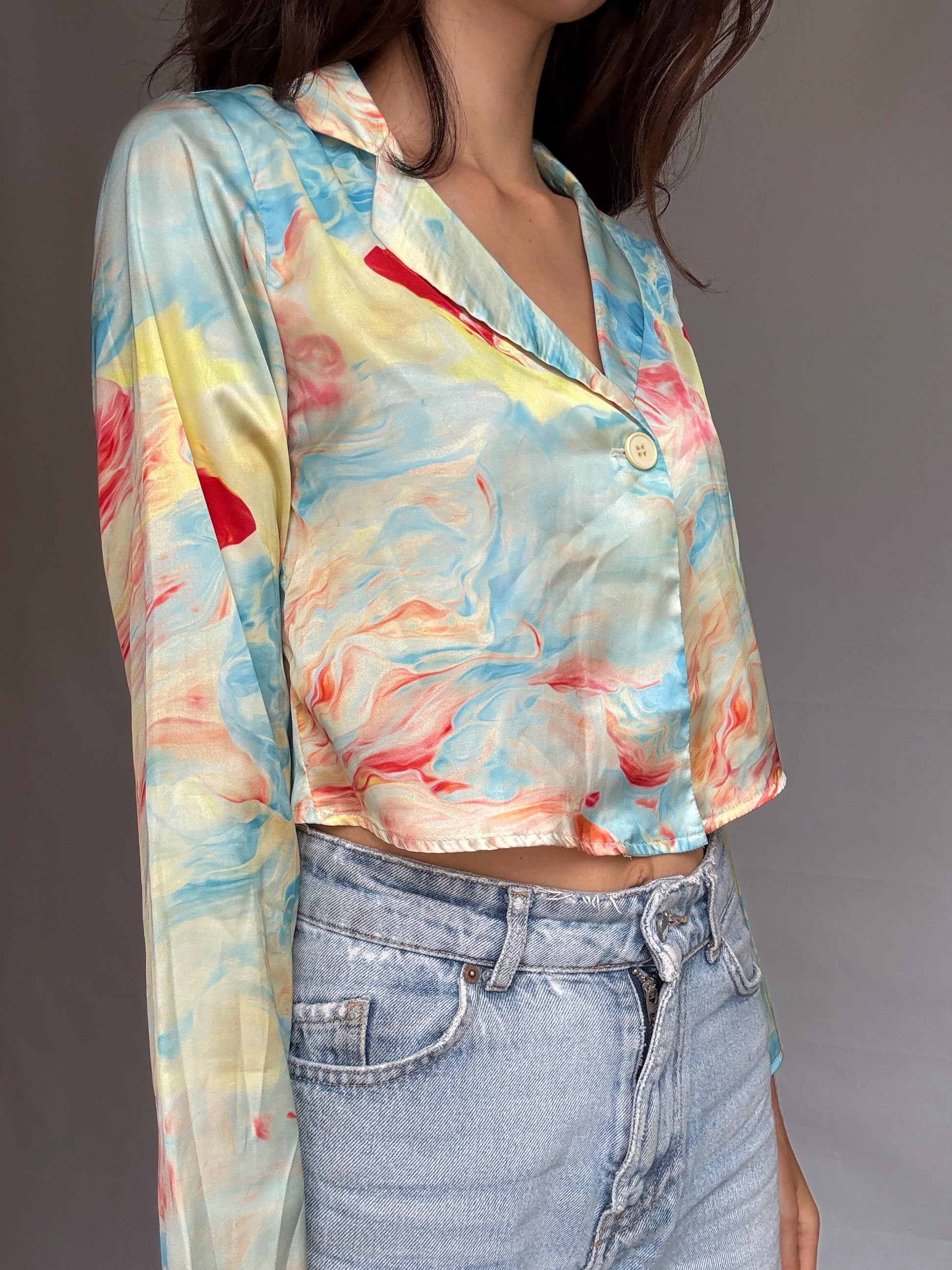 Multicolored cropped shirt,slim fit, button closure, groovy print, y2k ali macgraw, US XS, streetwear vibe