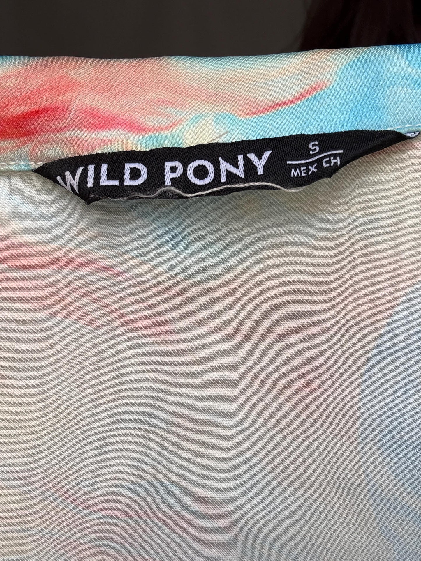 Multicolored cropped shirt,slim fit, button closure, groovy print, y2k ali macgraw, US XS, streetwear vibe