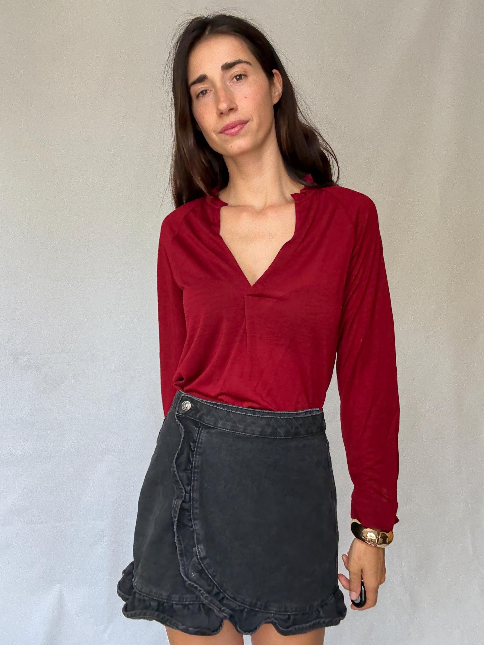 Super soft wool delicious deep red long sleeve top. Massimo Dutti red V-neck jumper – soft lyocell wool blend long sleeve jersey, Size S