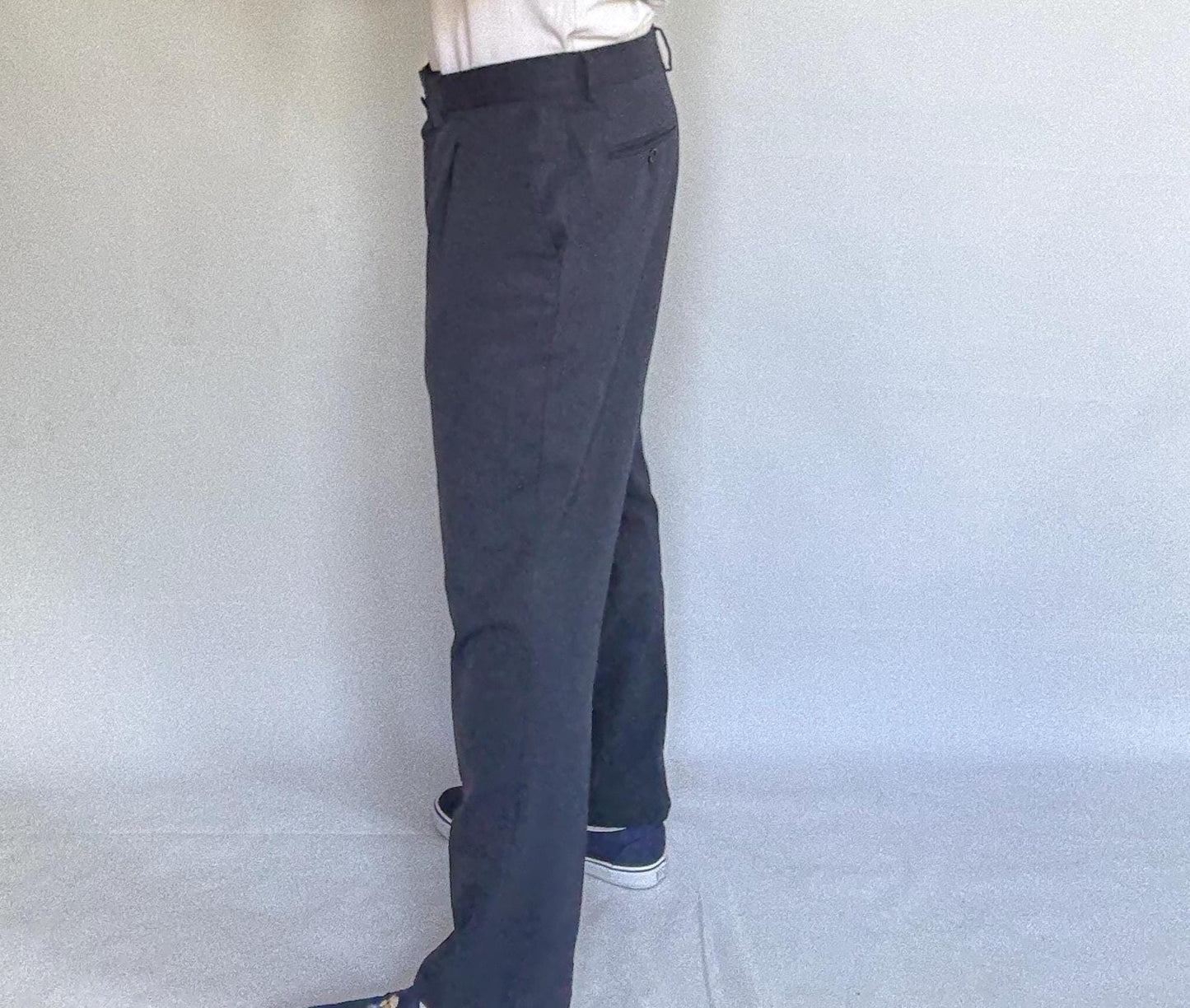 Dark blue Emidio Tucci trousers, light feel, regular fit, pleated front, casual dark academia, US M, workwear versatile style
