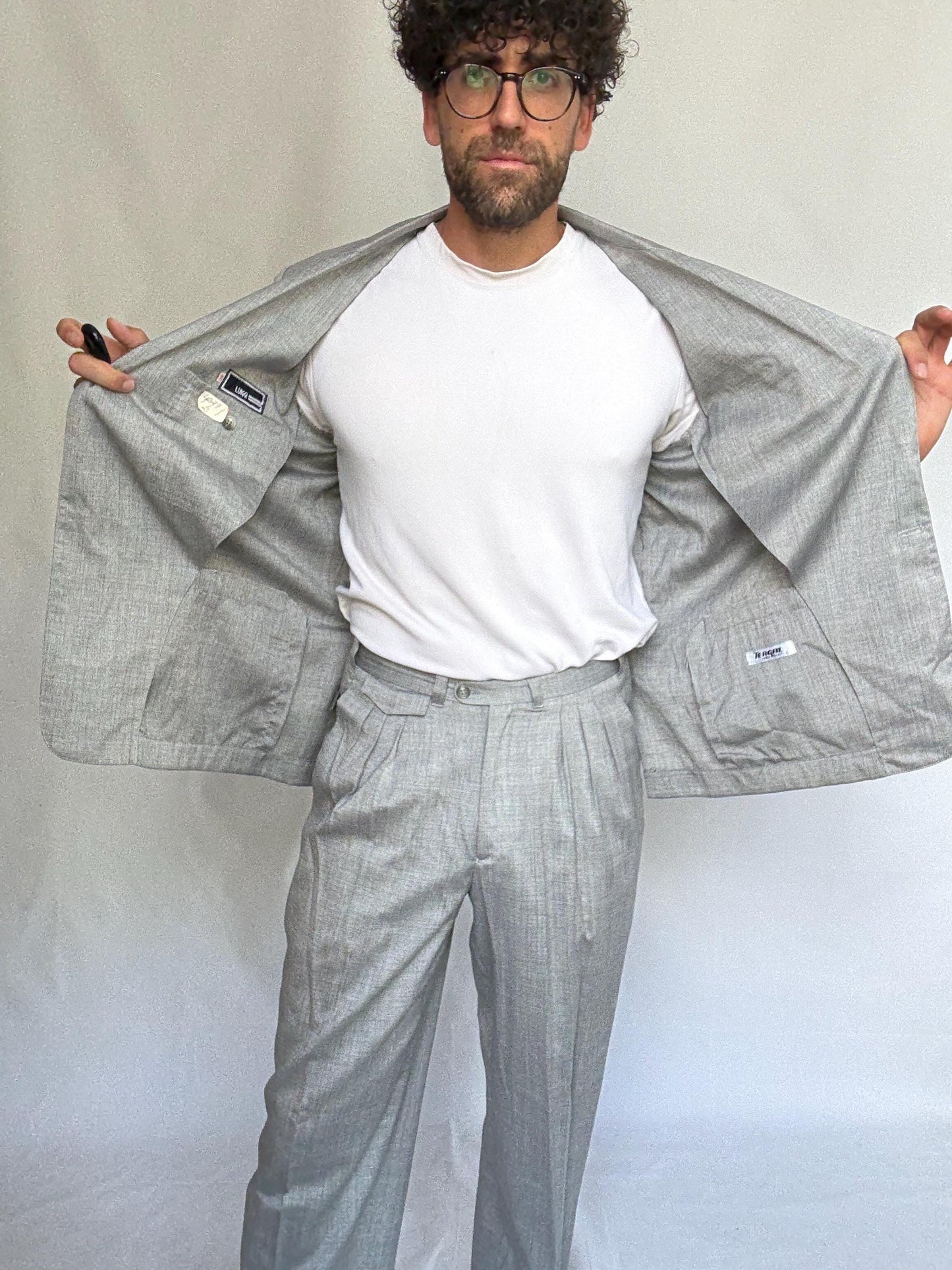 Vintage light gray suit, rough wool feel, classic fit, minimalistic design, vintage 90s, US XL, formal wear