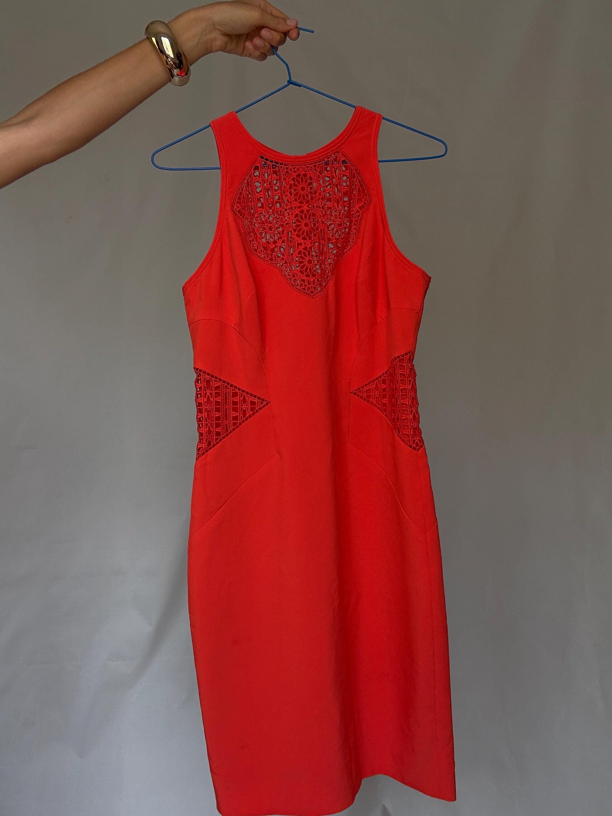 Karen Millen coral lace panel bodycon, Size US8 EU40, elegant sleeveless cocktail outfit, Luxury designer clothing, feminine pencil dress