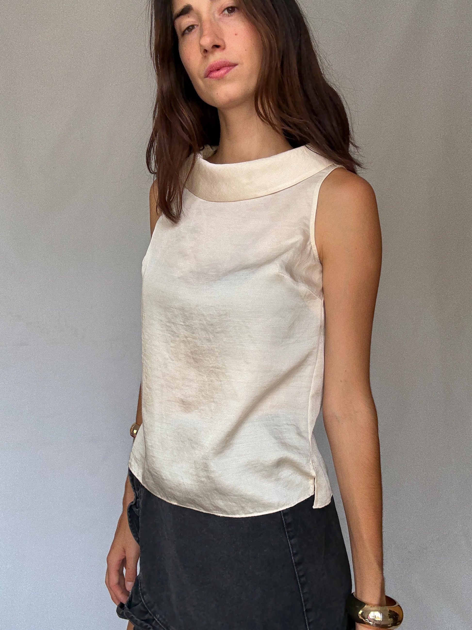 Luxe Talbots Petites cream sleeveless blouse, Elegant off-white satin feel top, Preppy neckline eggshell feminine camisole, size US 4P