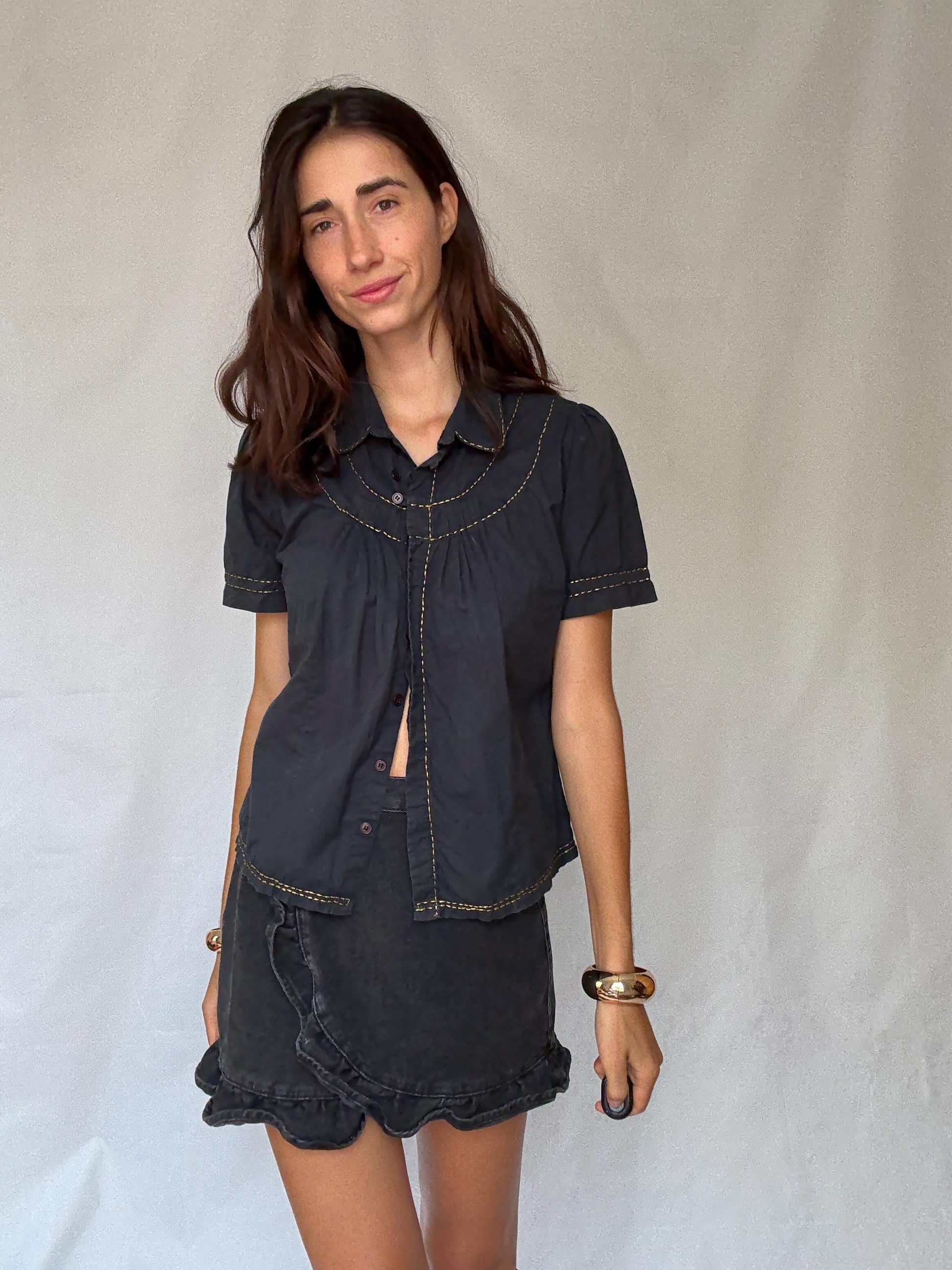 Dark academia puff sleeve blouse US M – 100% cotton black short sleeve top with contrast stitching and peter pan collar, Spanish vintage