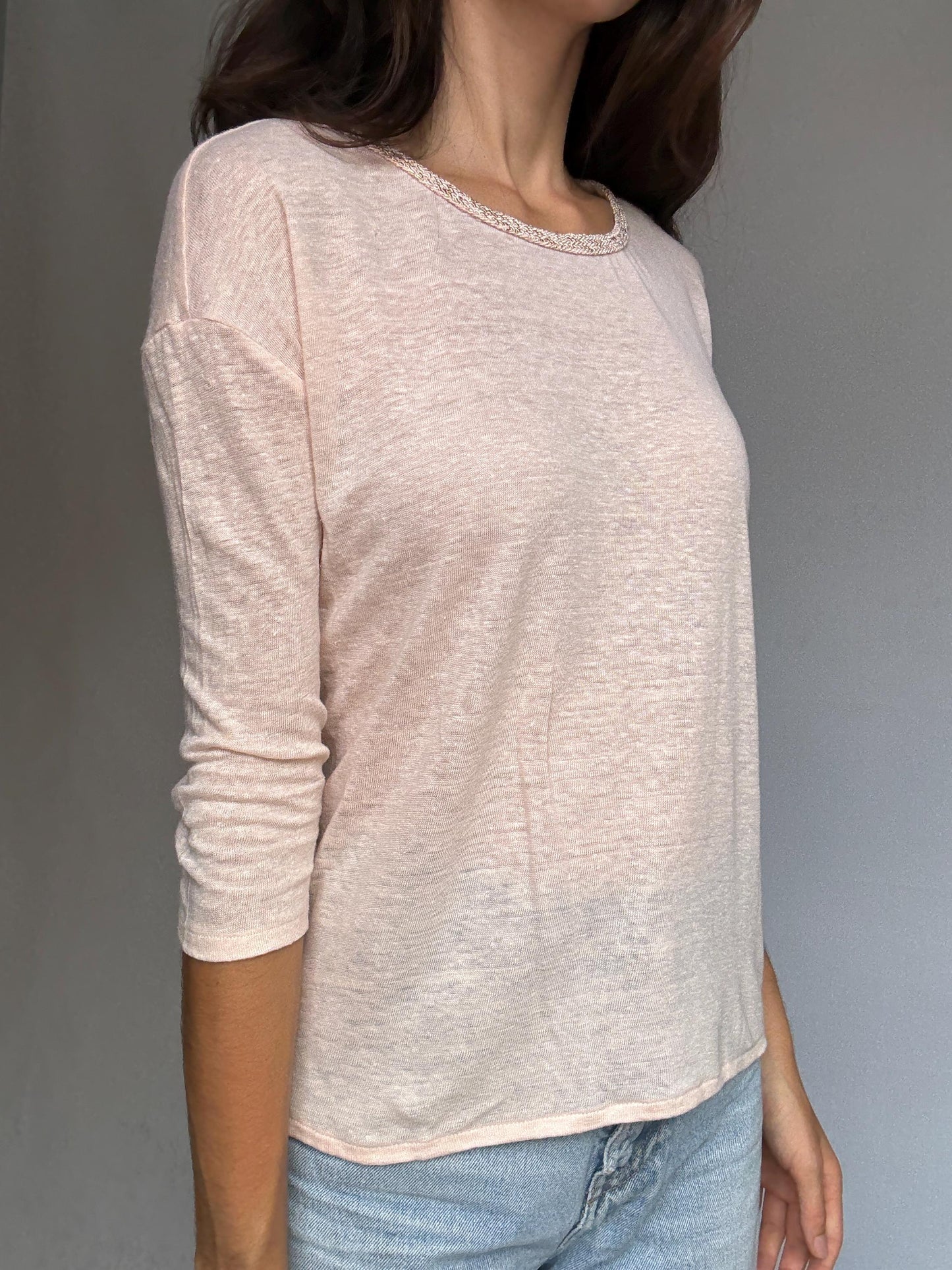 Massimo Dutti light pink shirt with a lovely gold thread neckline, light academia, US L, casual chic t-shirt