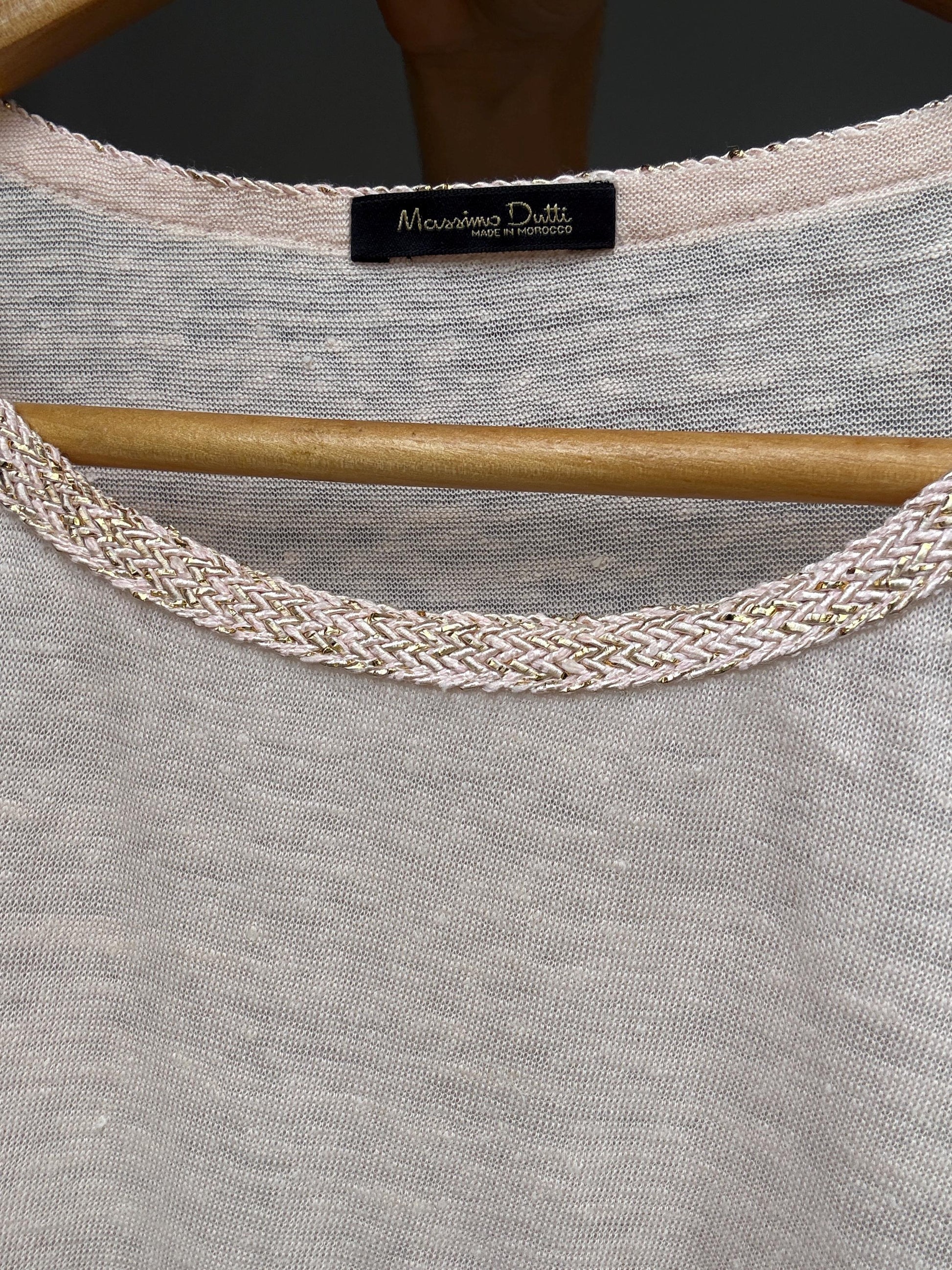 Massimo Dutti light pink shirt with a lovely gold thread neckline, light academia, US L, casual chic t-shirt