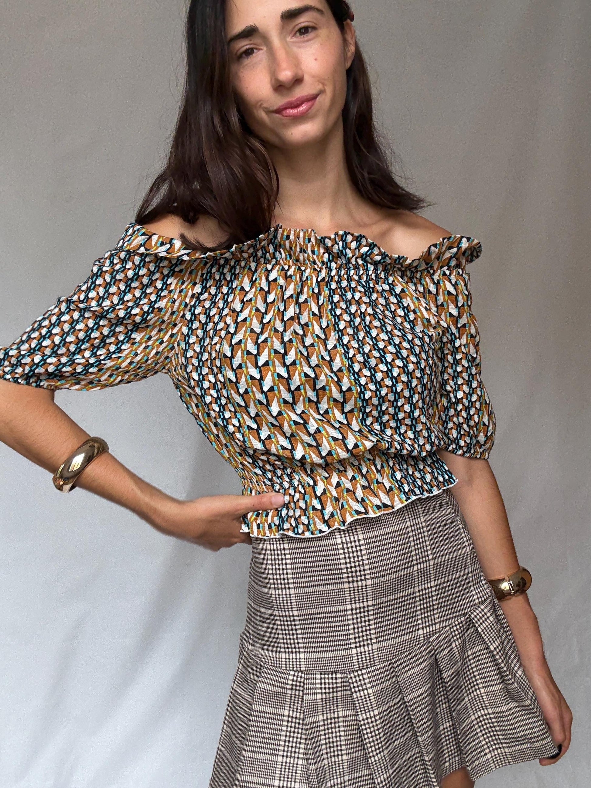 Playful crop top, off shoulder United Colors of Benetton blouse– geometric print metallic sparkle cotton shirt