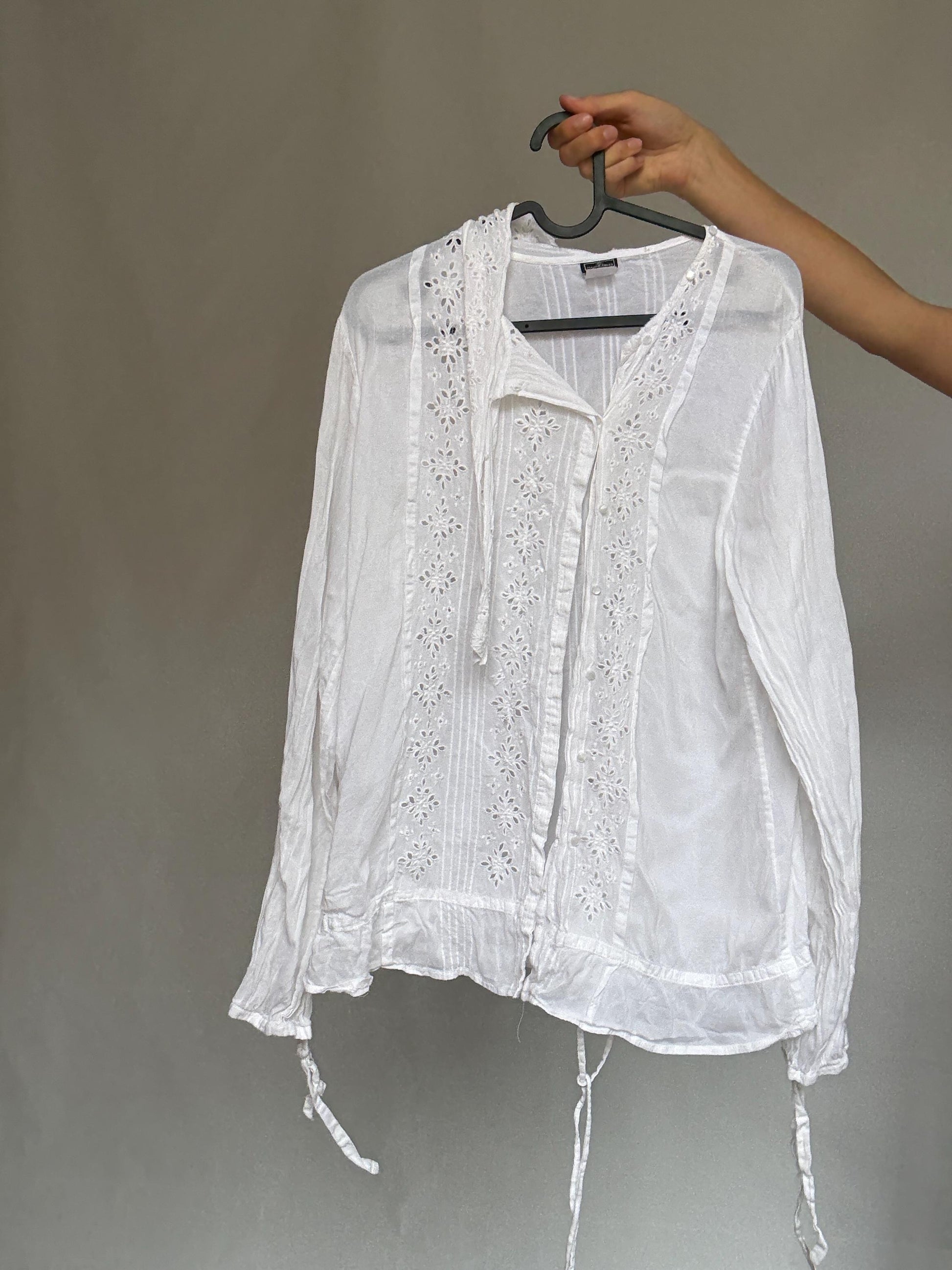 Malene Birger white blouse, cotton blend, relaxed fit, floral eyelet embroidery, tie, neck feature, romantic Florence Welch, US L