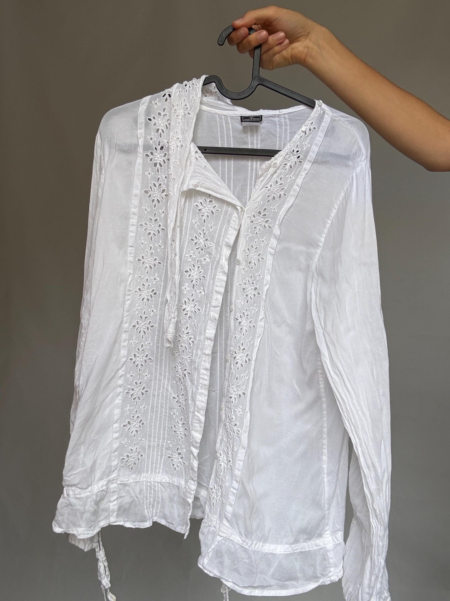 Malene Birger white blouse, cotton blend, relaxed fit, floral eyelet embroidery, tie, neck feature, romantic Florence Welch, US L