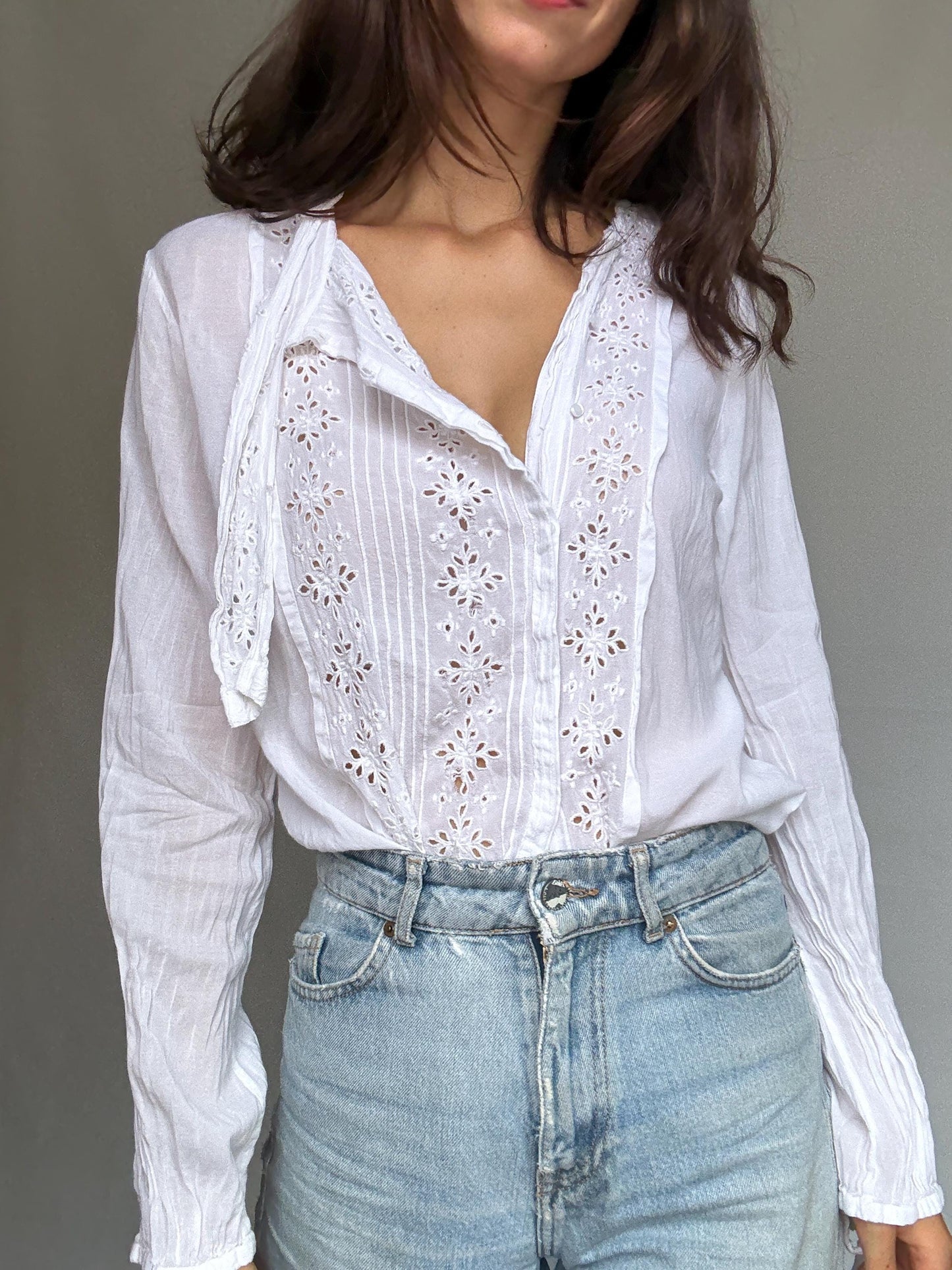 Malene Birger white blouse, cotton blend, relaxed fit, floral eyelet embroidery, tie, neck feature, romantic Florence Welch, US L
