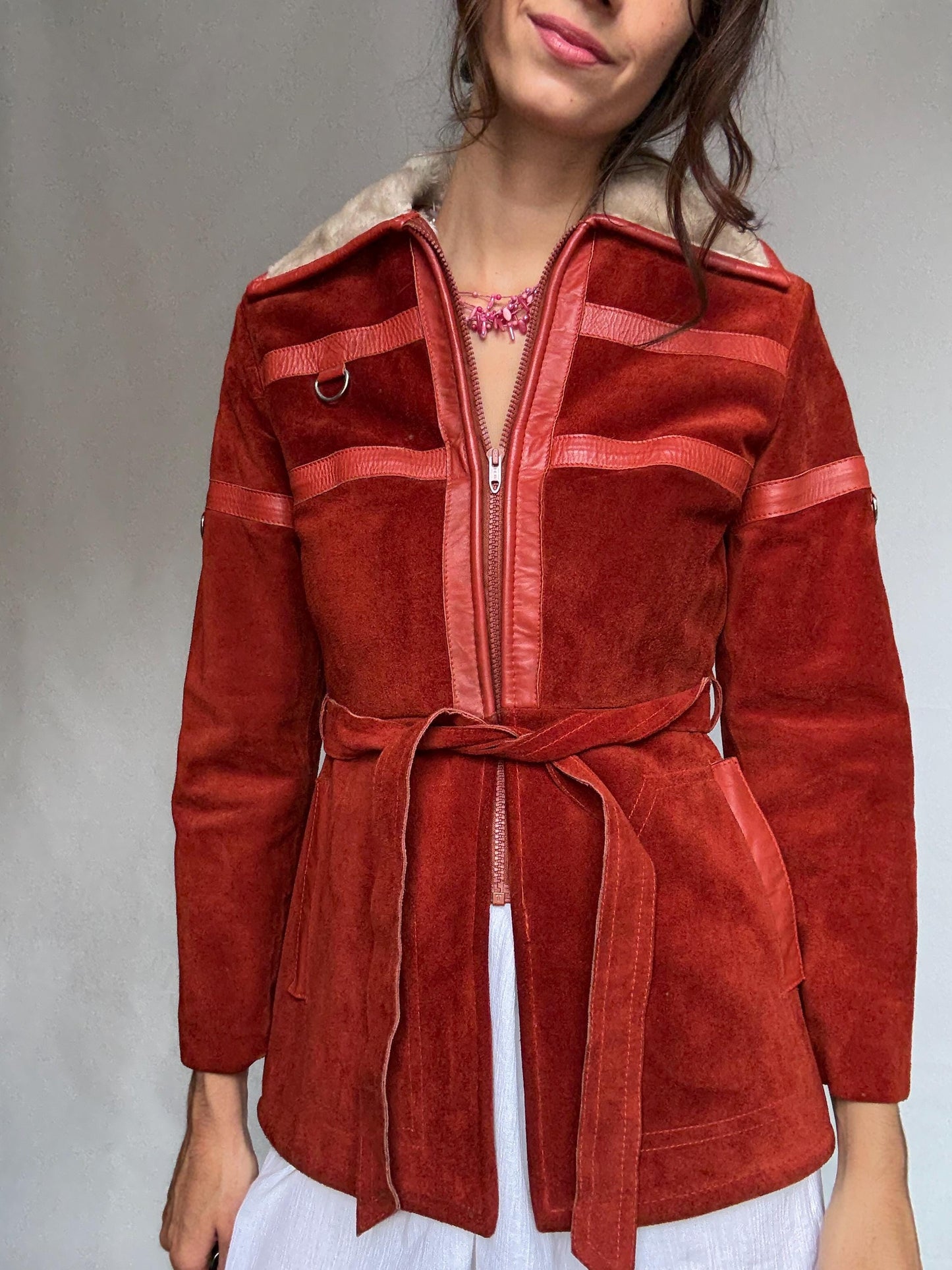 Gorgeous Suede shearling coat, wool lining, tailored fit, zip closure, waist belt, streetwear emily in paris vibe, US XS, winter city chic