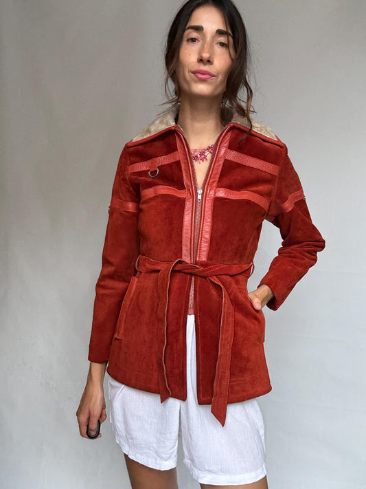 Gorgeous Suede shearling coat, wool lining, tailored fit, zip closure, waist belt, streetwear emily in paris vibe, US XS, winter city chic